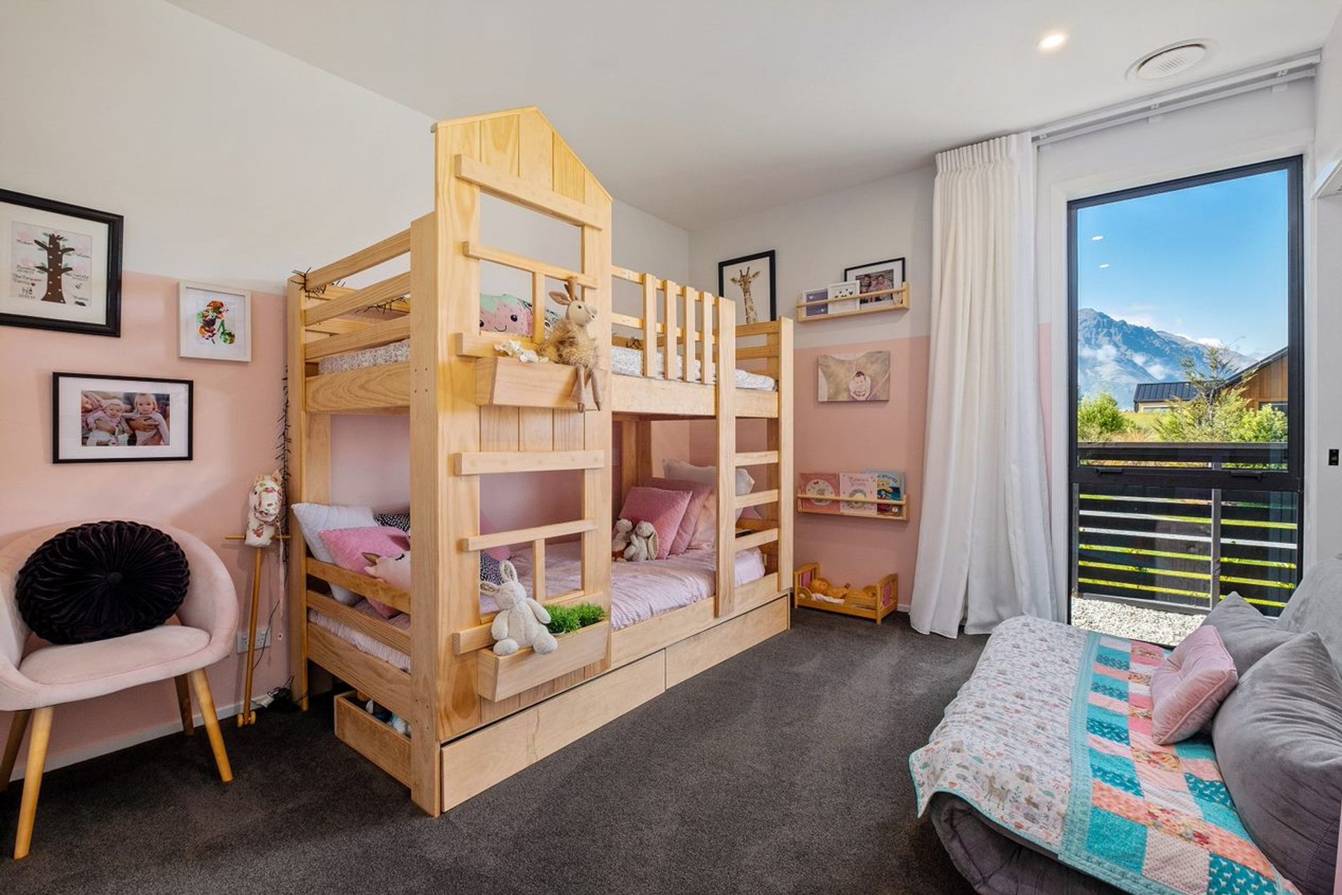 32 Falconer, Jacks Point