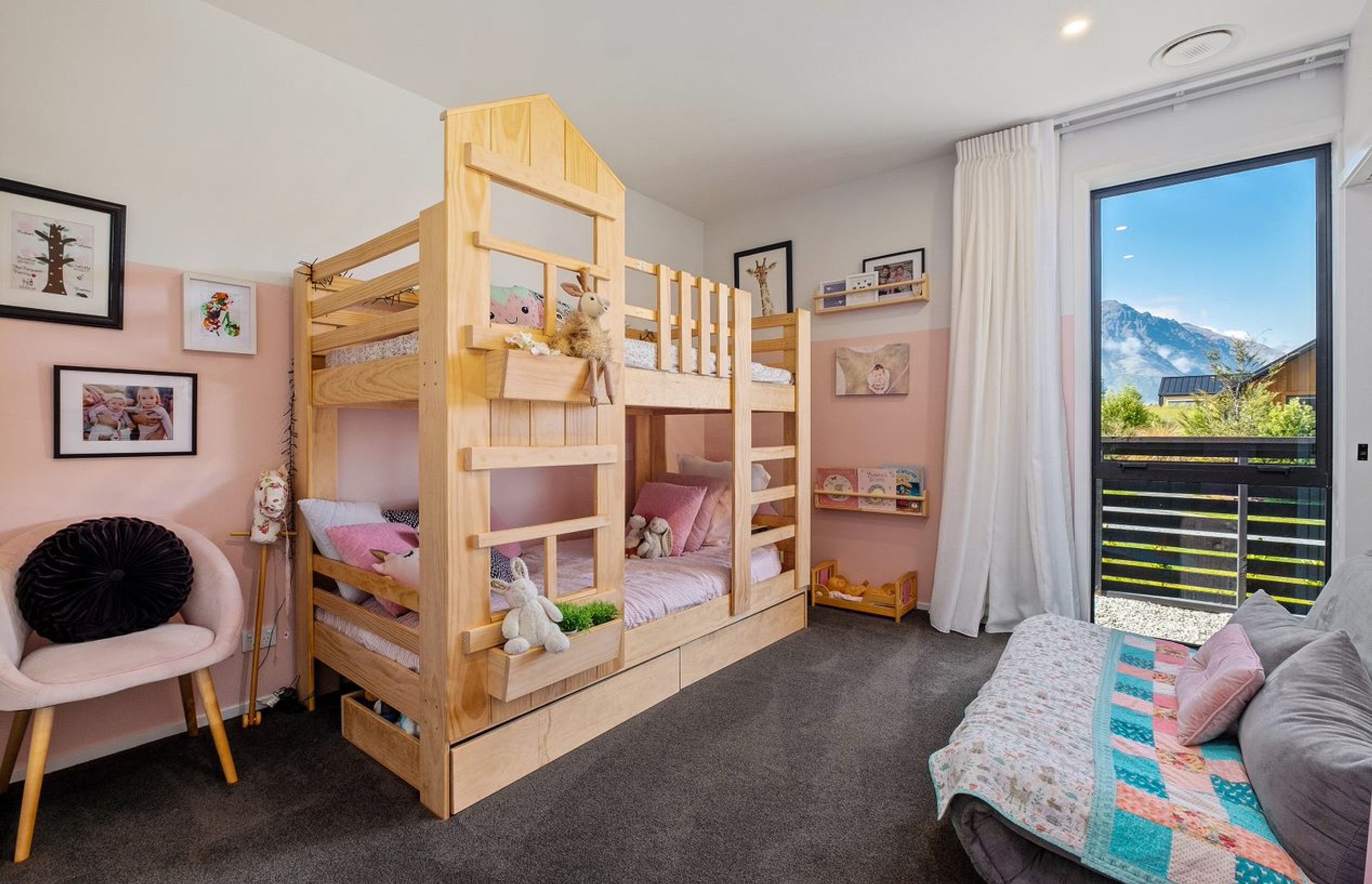 32 Falconer, Jacks Point