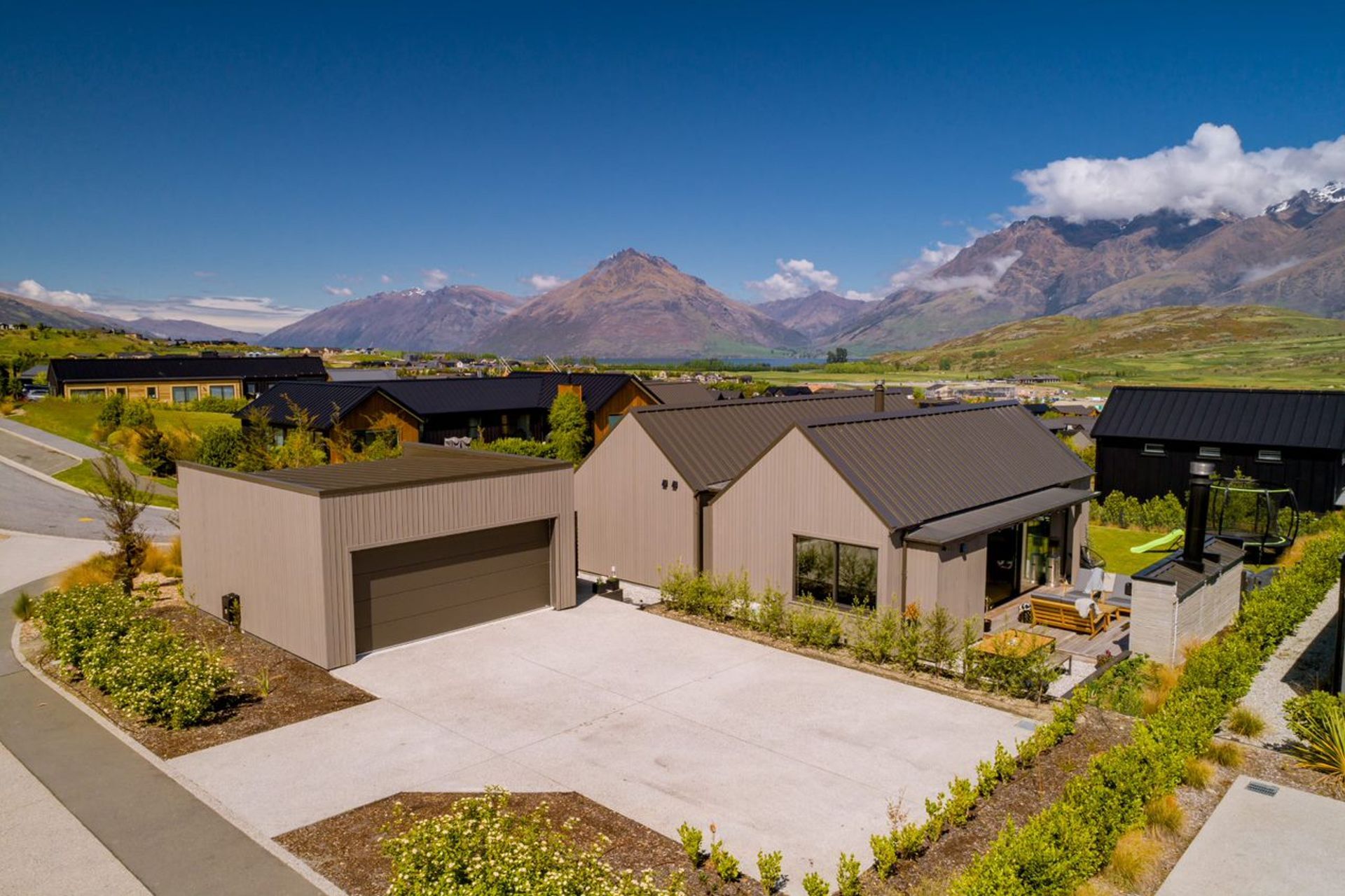 32 Falconer, Jacks Point