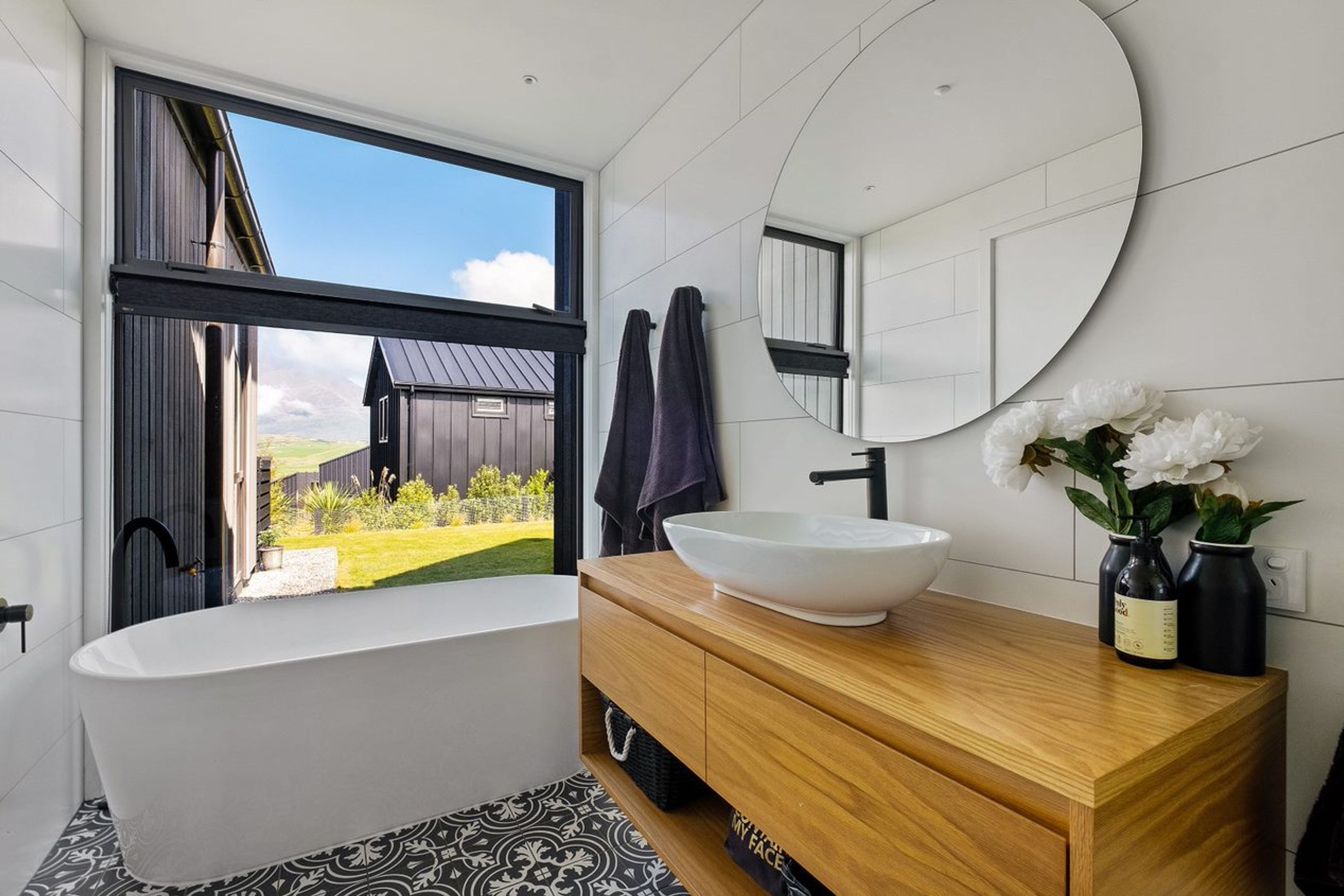 32 Falconer, Jacks Point 