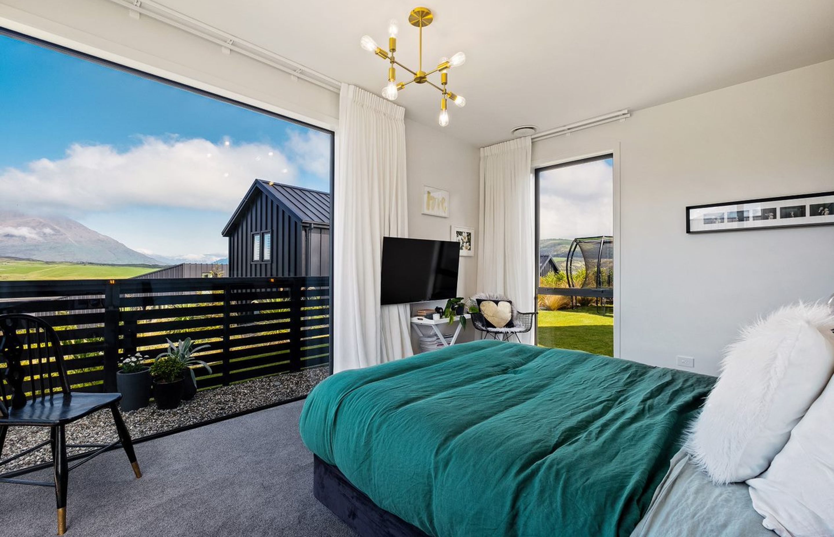 32 Falconer, Jacks Point