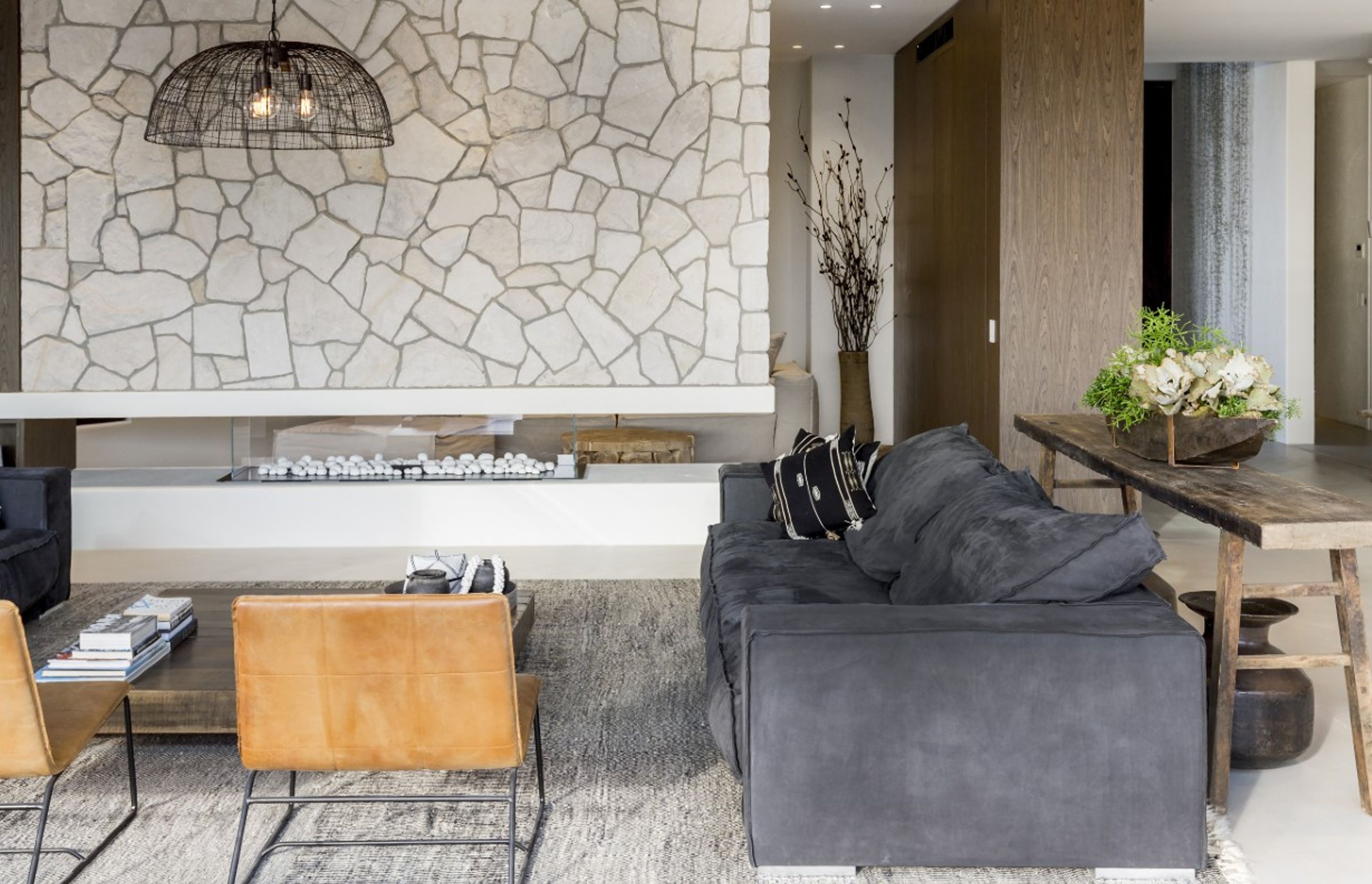Clairvaux Wall Cladding | Luna Chiaro Limestone | RNB Property Group | Maxine Scalabrino-Fine Architect | Green Coast Landscapes