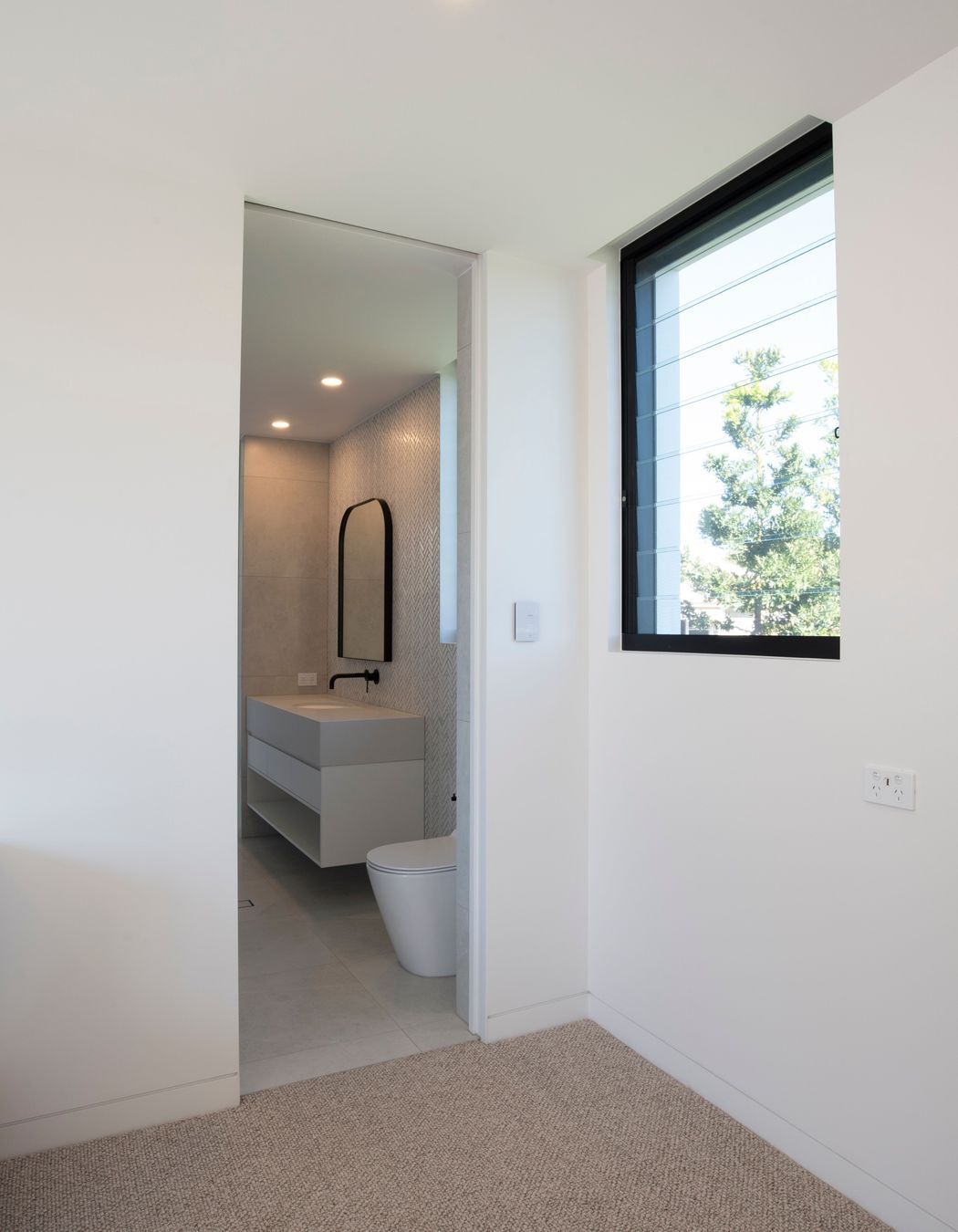 The Full-height SlideSet leading from an upstairs bedroom through to the bathroom