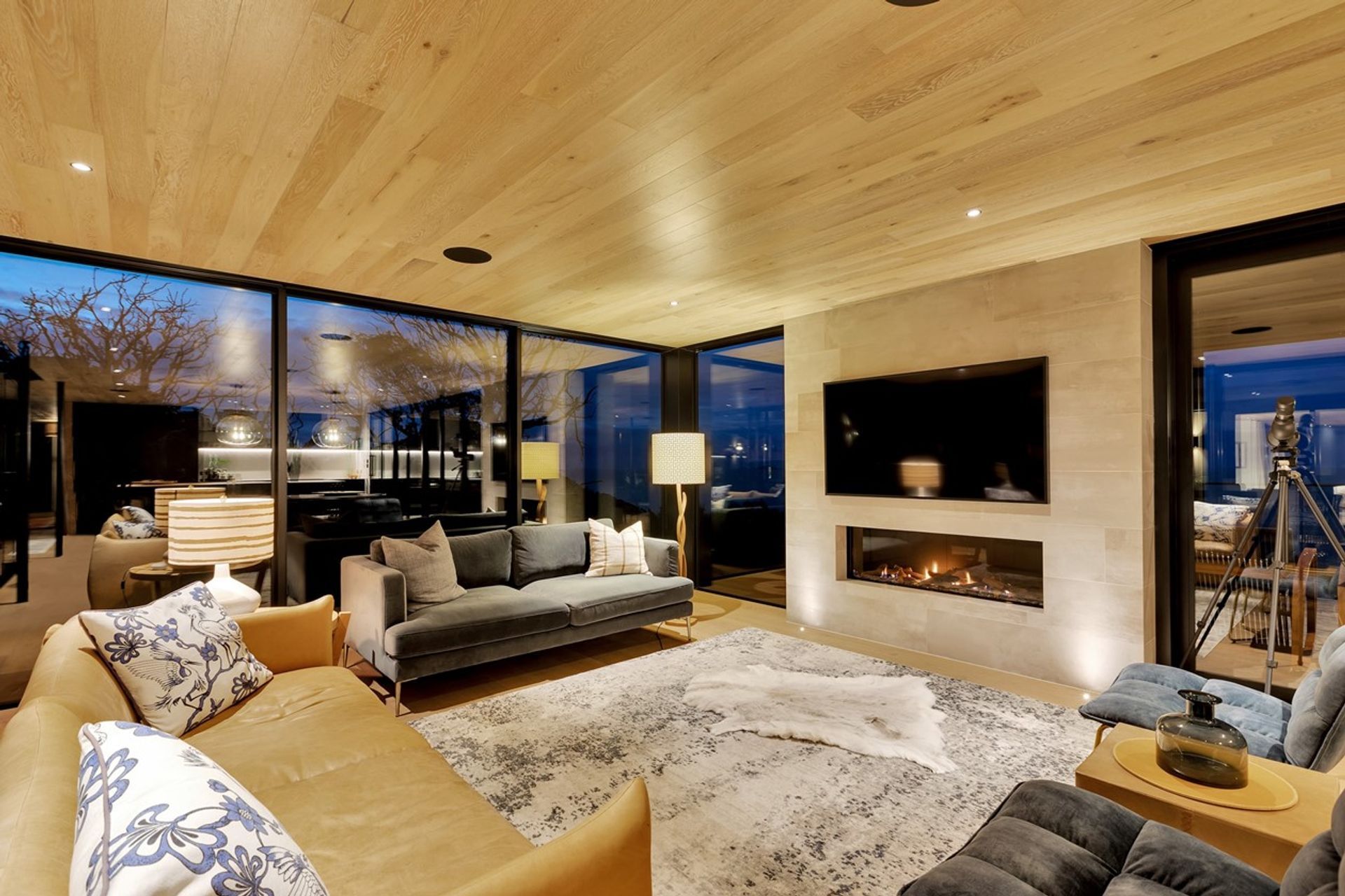 House Of The Year, Special Branch