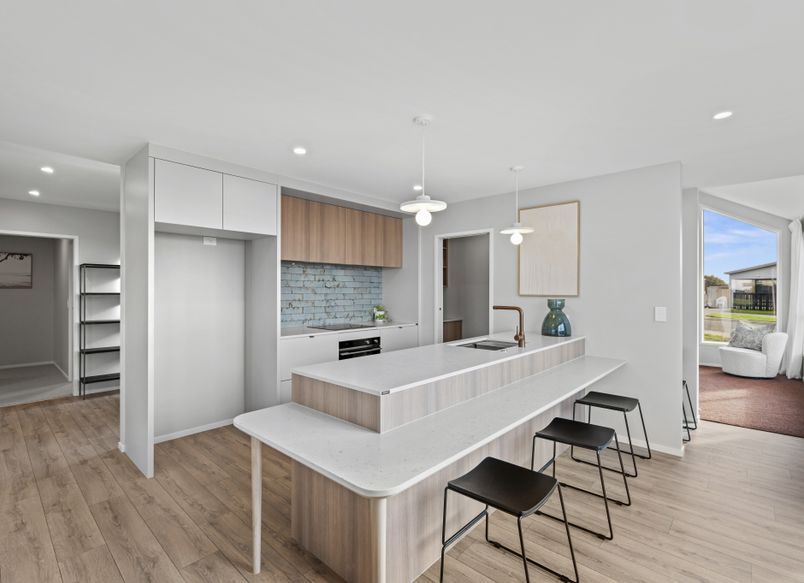 JENNIAN HOMES - INK & INVORY SHOW HOME