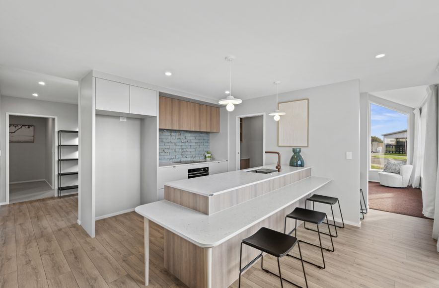 JENNIAN HOMES - INK & INVORY SHOW HOME