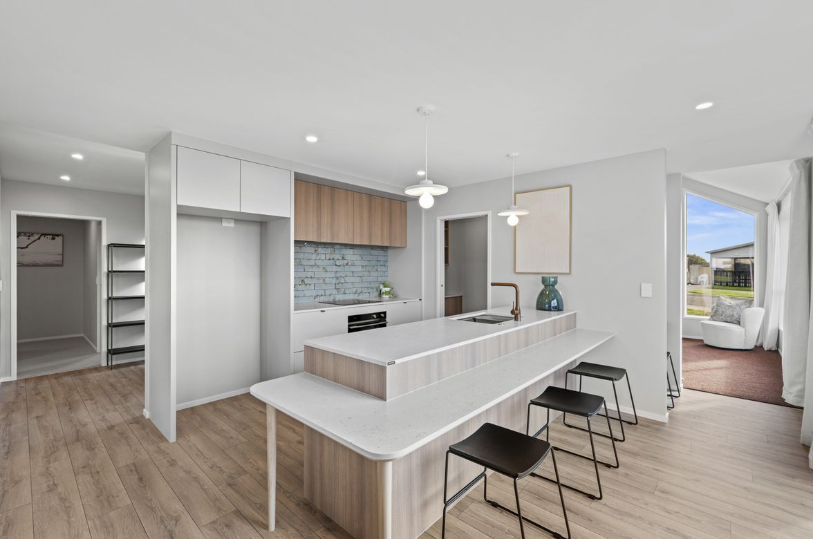 JENNIAN HOMES - INK & INVORY SHOW HOME