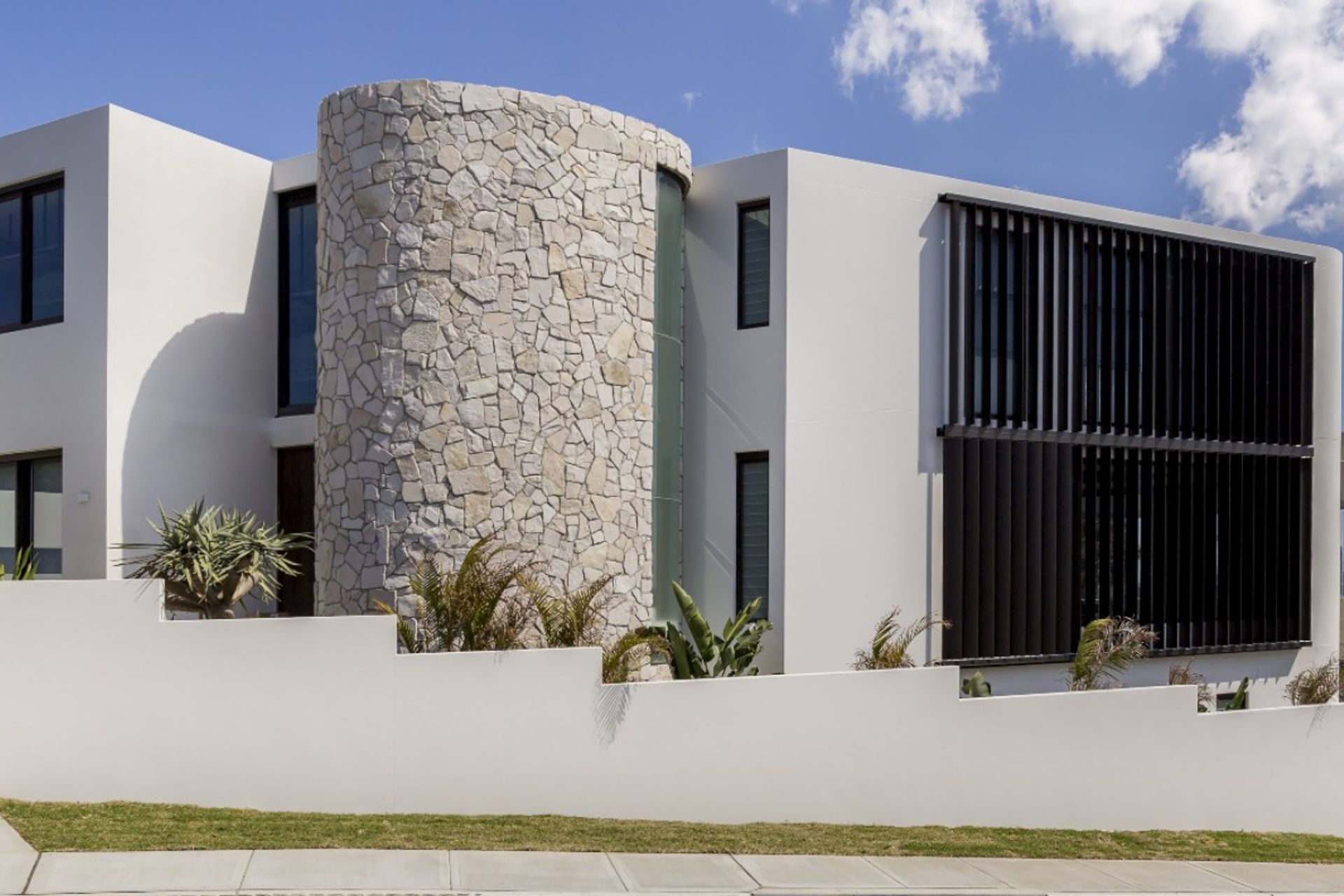 Clairvaux Wall Cladding | RNB Property Group | Maxine Scalabrino-Fine Architect | Green Coast Landscapes