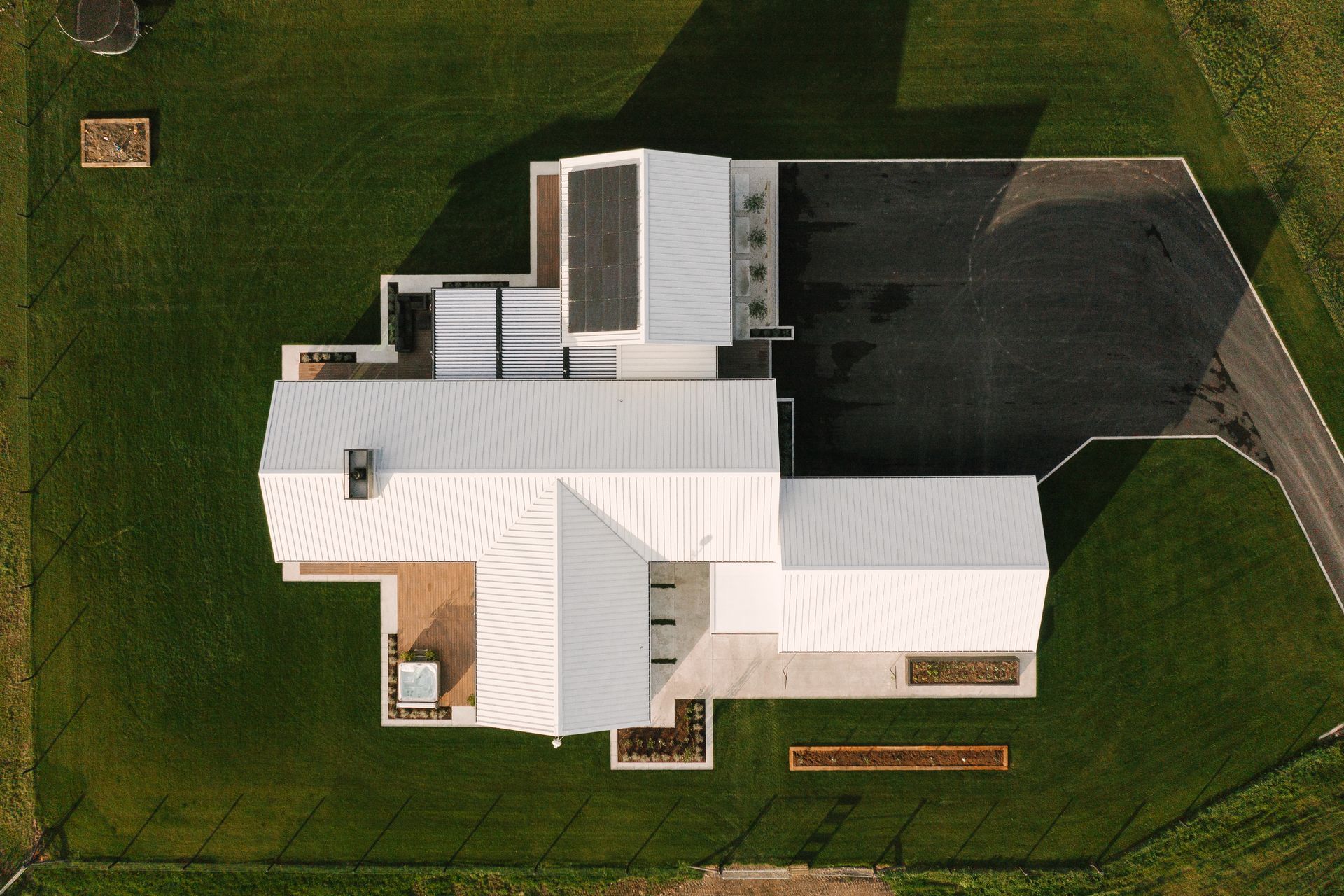The Bradburys Build