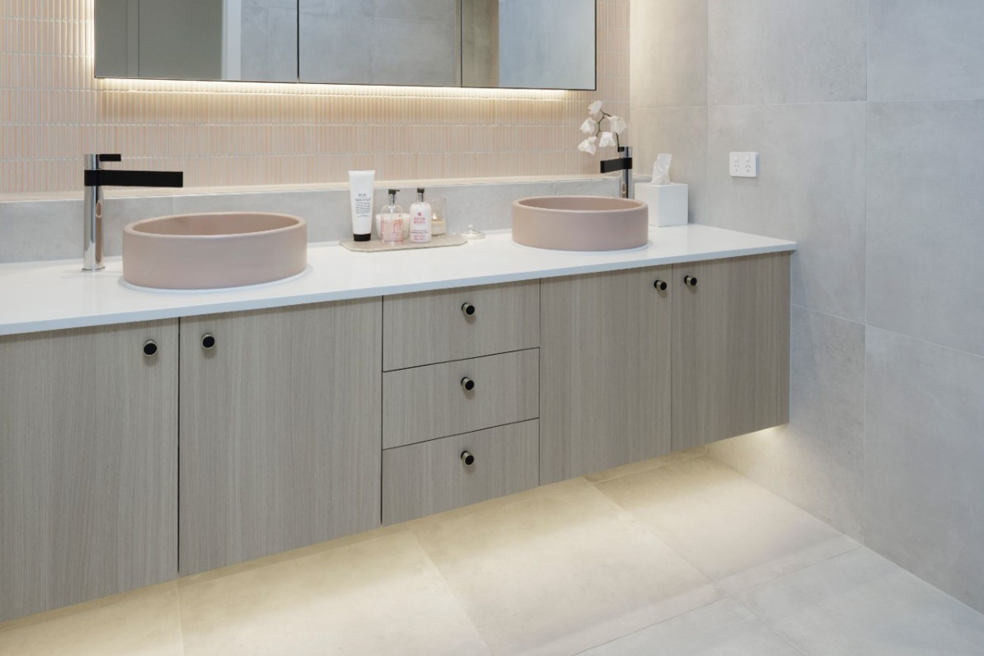 Porcelain Tiles | Chateau Architects + Builders | Crystal Pools | Green Coast Landscapers | Think Outside Gardens | One Four Interiors