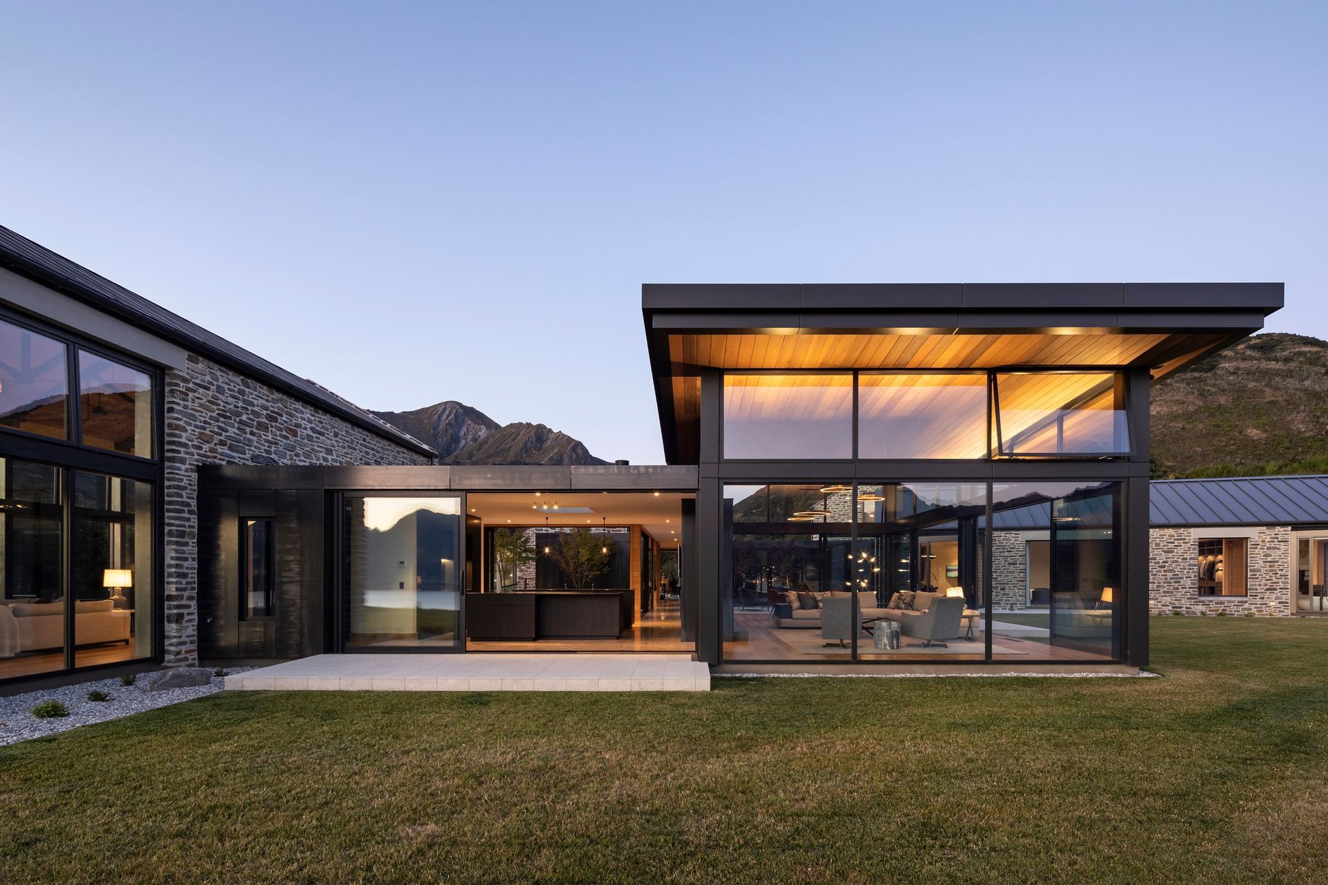 5917-Closeburn-Lodge-Whitaker-Architects-Devitt-27-ap-compressed.jpg