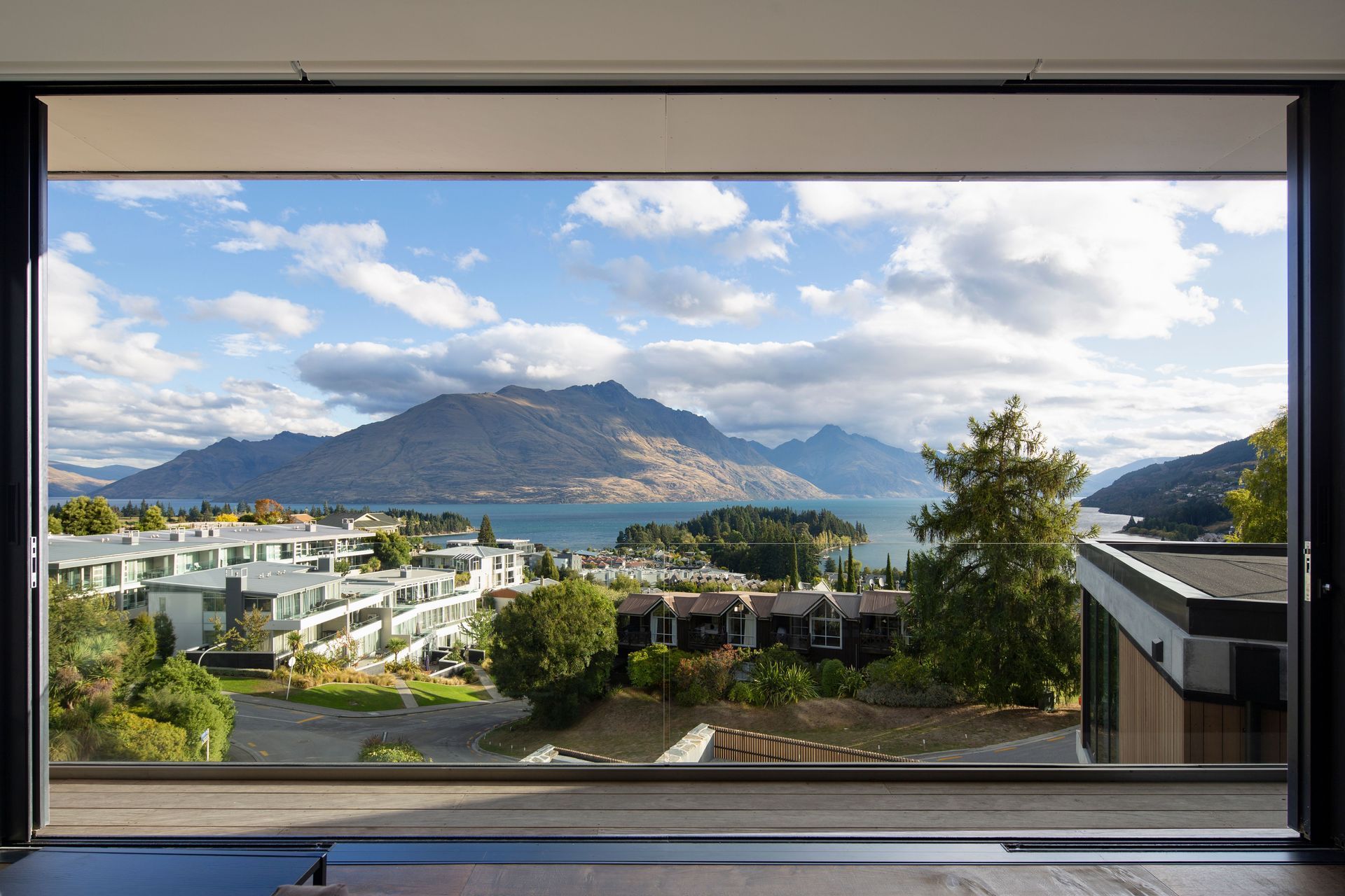 Queenstown Property | Warren &amp; Mahoney Architects, Summit Build