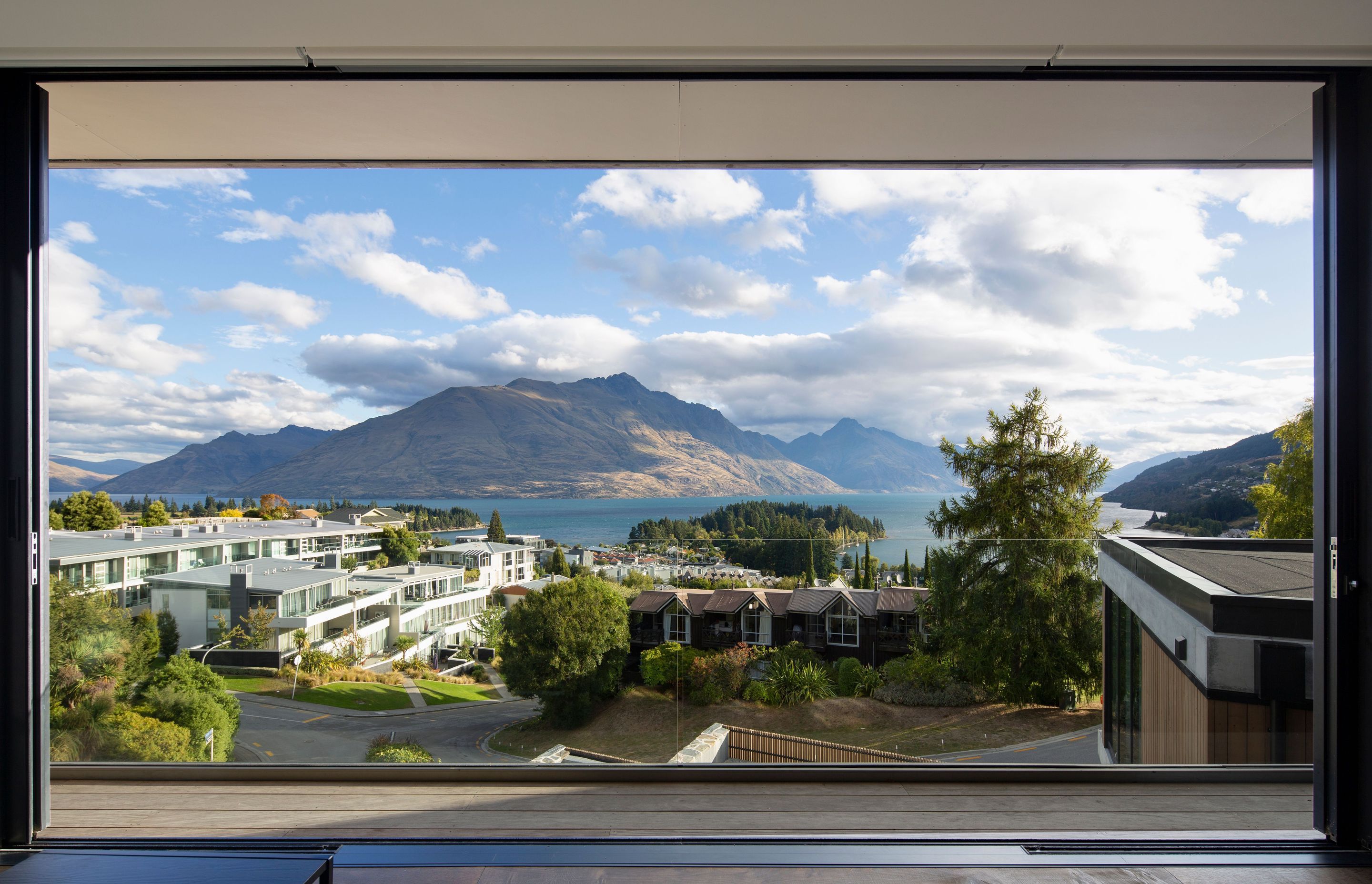 Queenstown Property | Warren &amp; Mahoney Architects, Summit Build