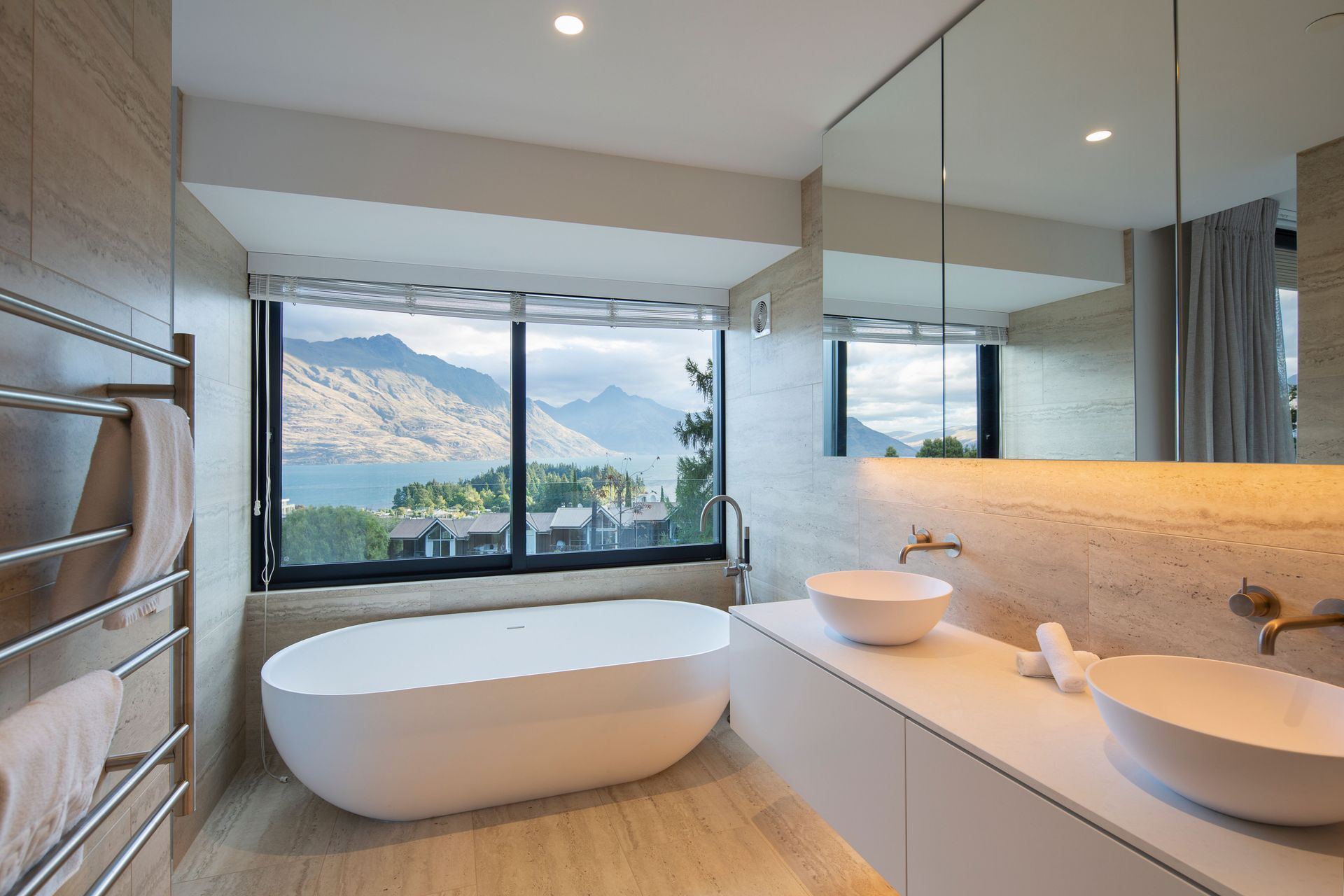 Queenstown Property | Warren &amp; Mahoney Architects, Summit Build