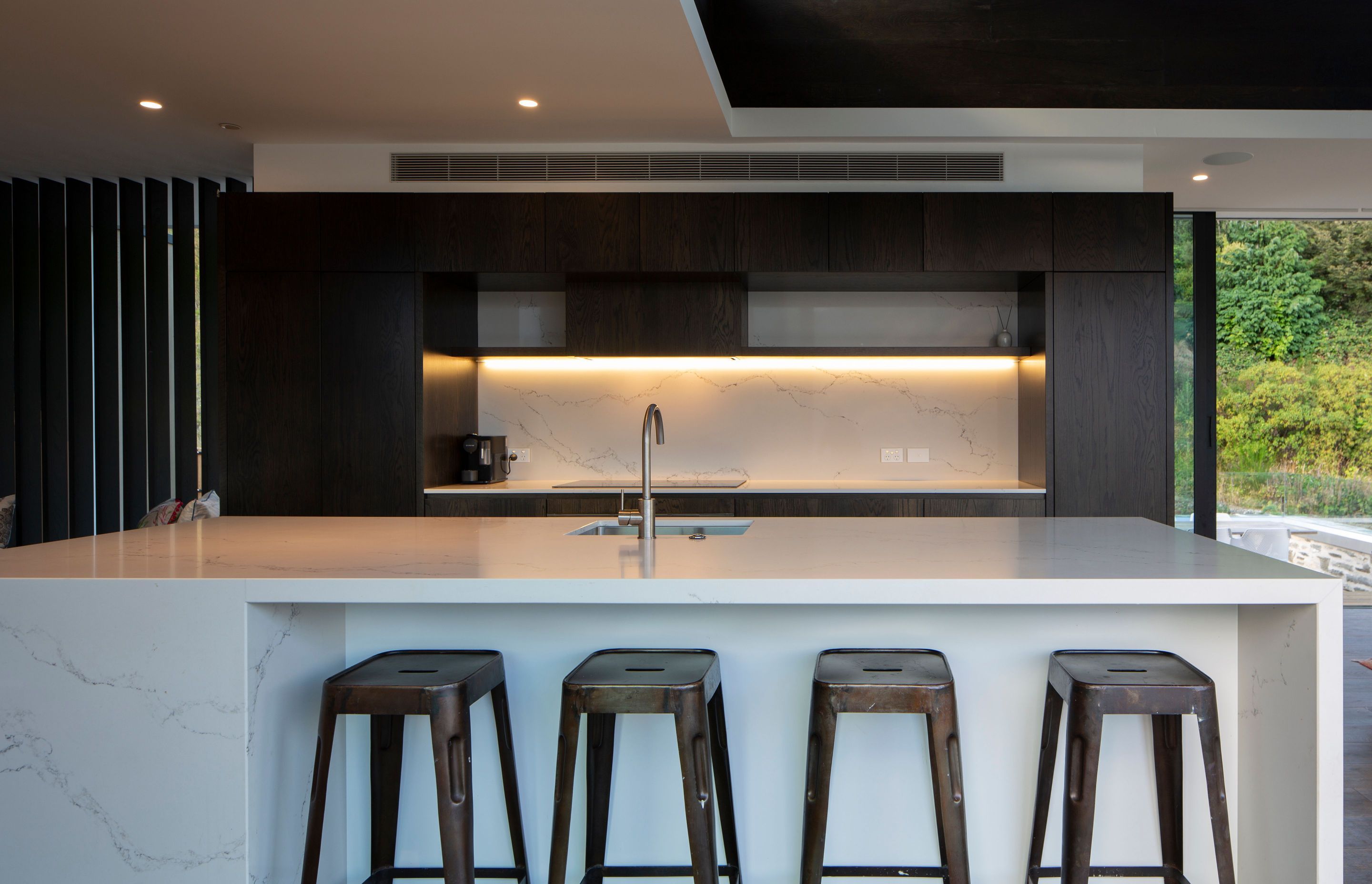 Queenstown Property | Warren &amp; Mahoney Architects, Summit Build