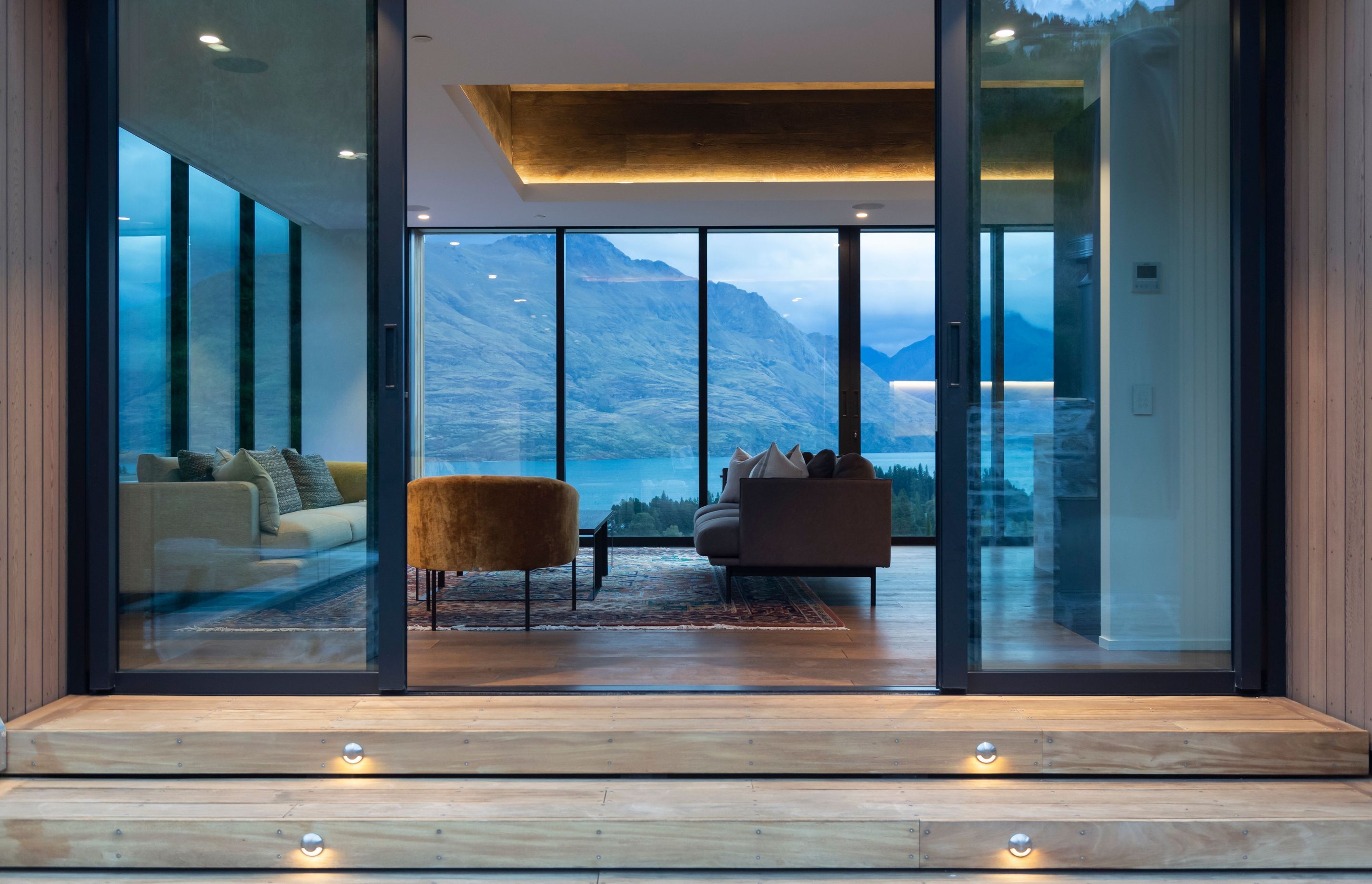 Queenstown Property | Warren &amp; Mahoney Architects, Summit Build