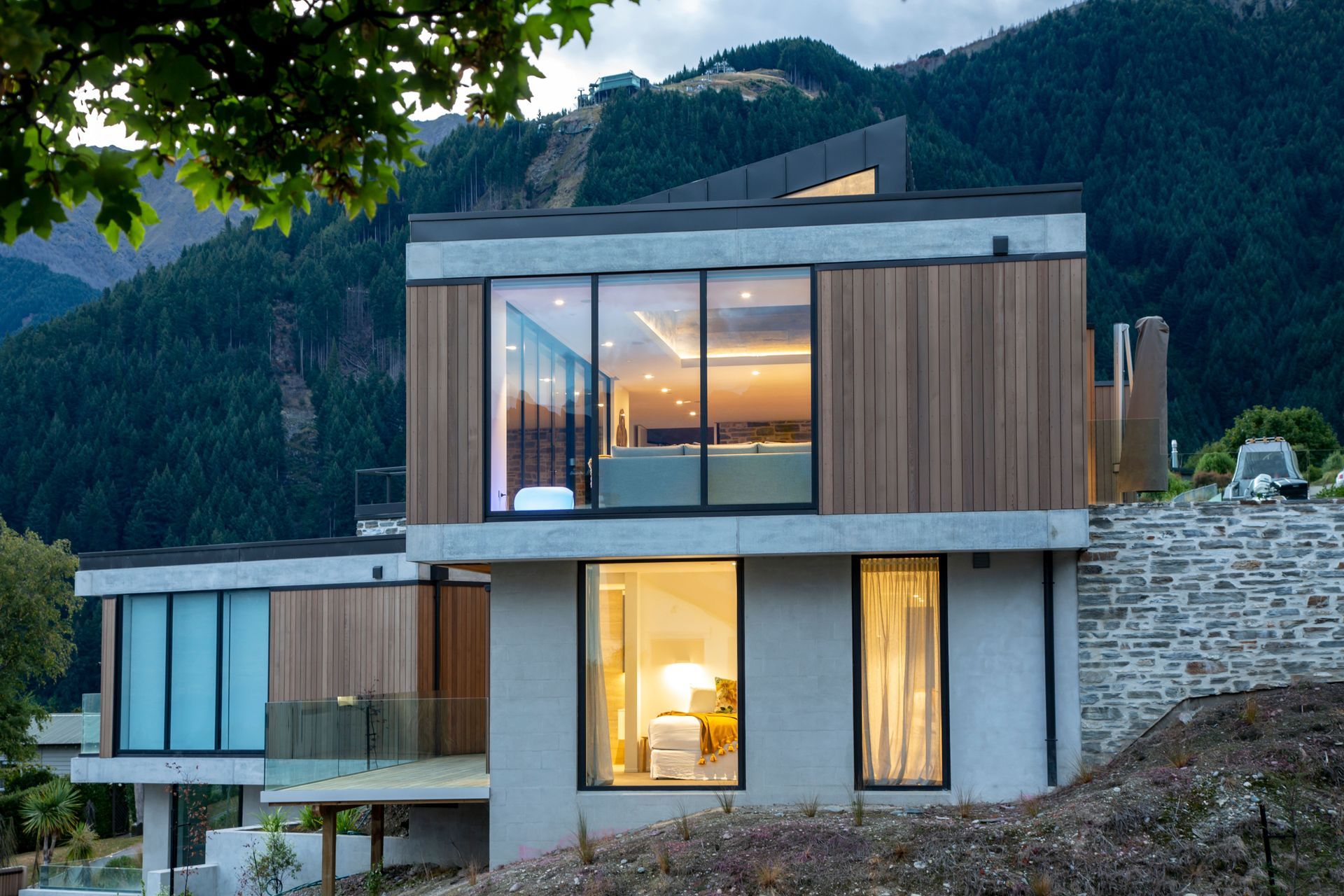 Queenstown Property | Warren &amp; Mahoney Architects, Summit Build