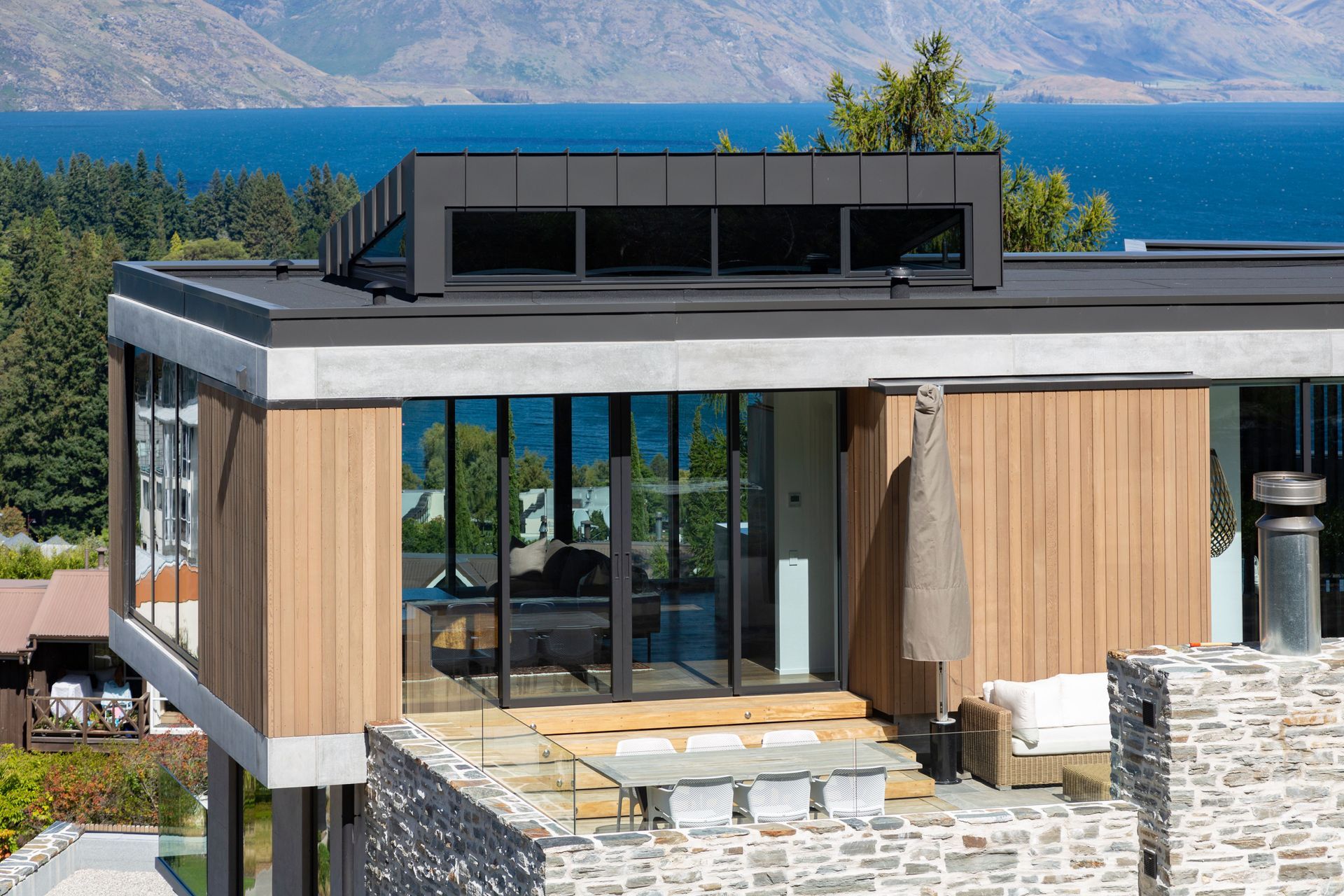 Queenstown Property | Warren &amp; Mahoney Architects, Summit Build