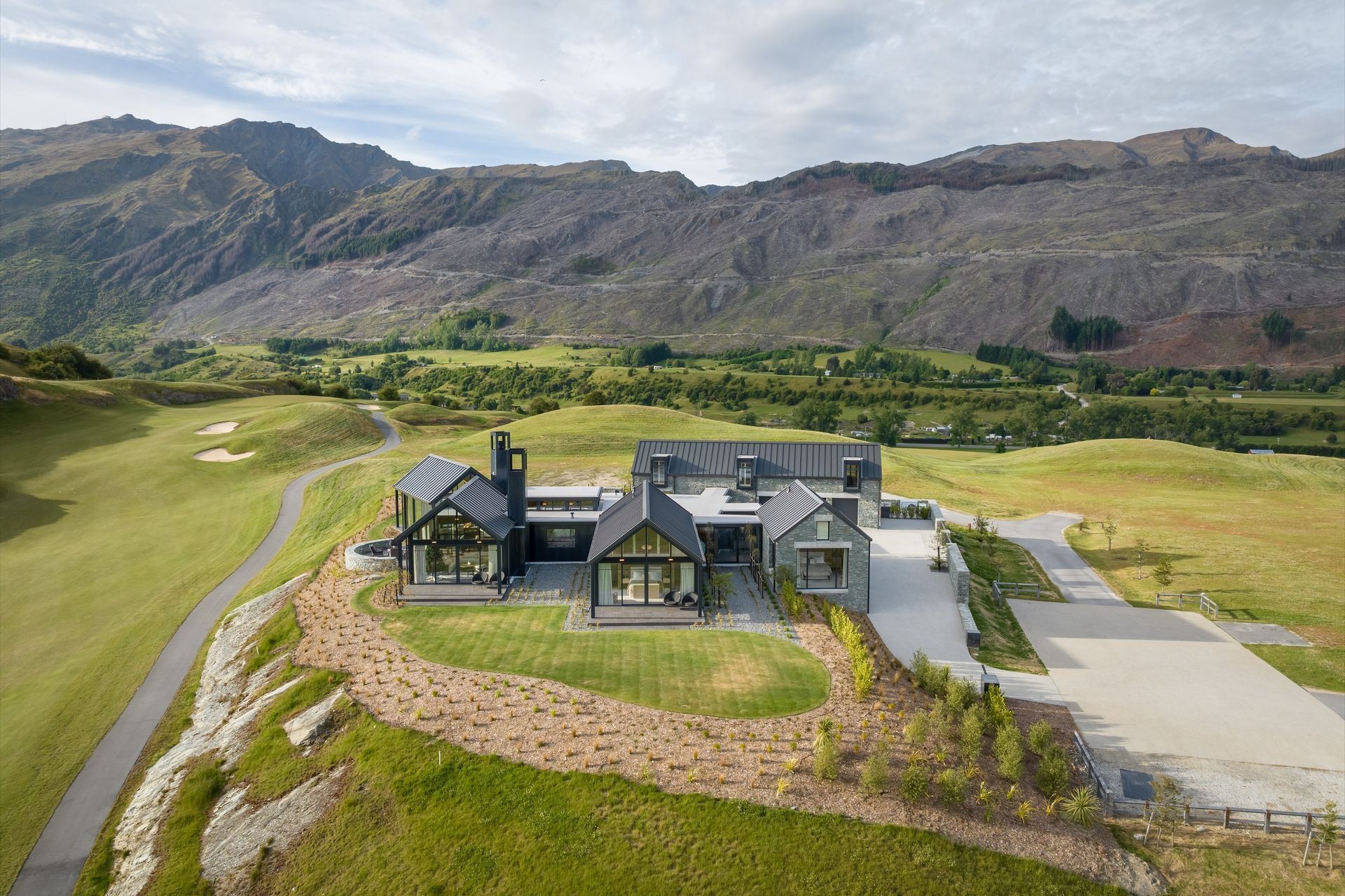 6331-Mill-Farm-Residence-Whitaker-Architects-Trinity-62-ap-compressed.jpg