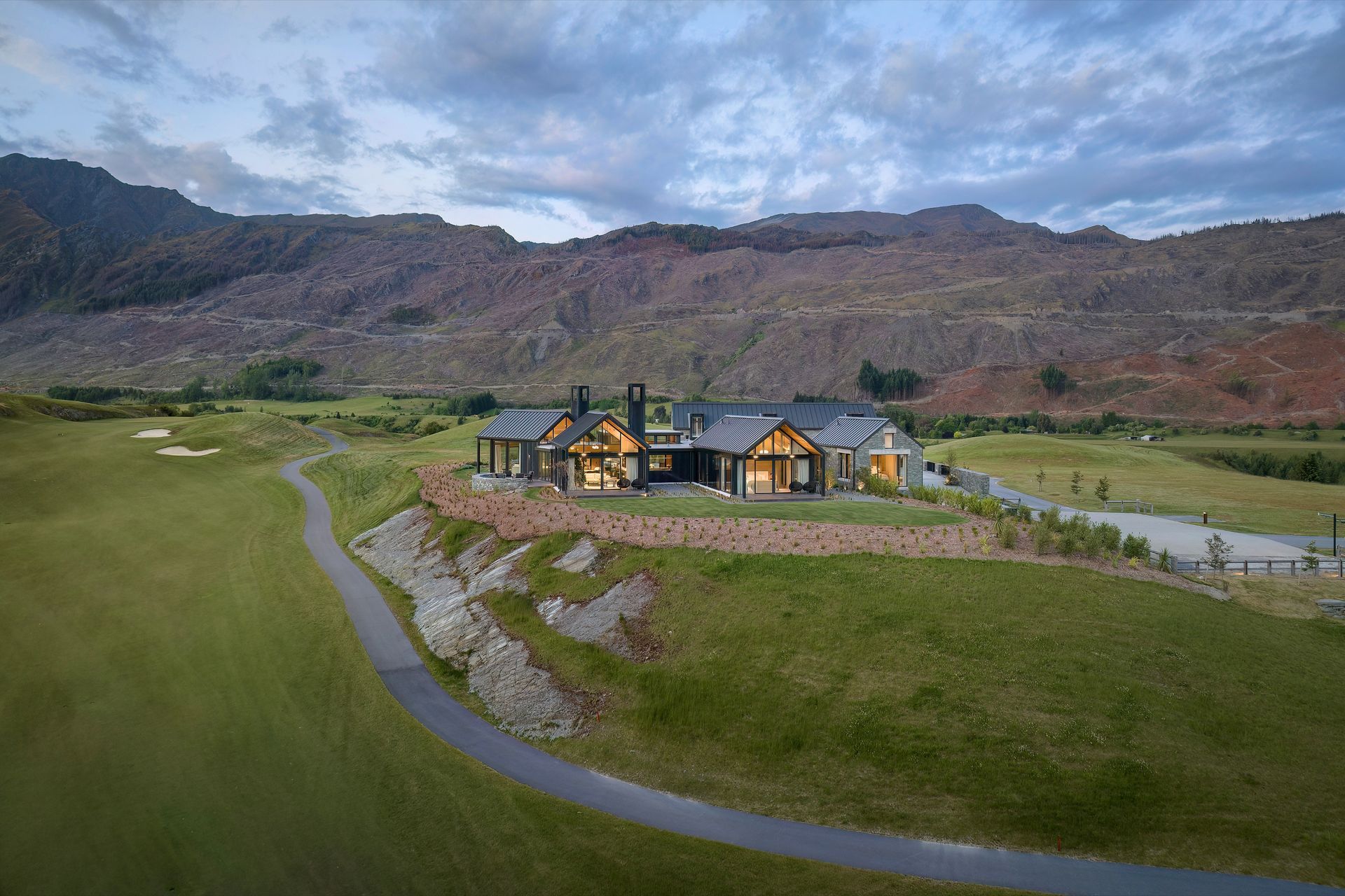 6331-Mill-Farm-Residence-Whitaker-Architects-Trinity-64-ap-compressed.jpg