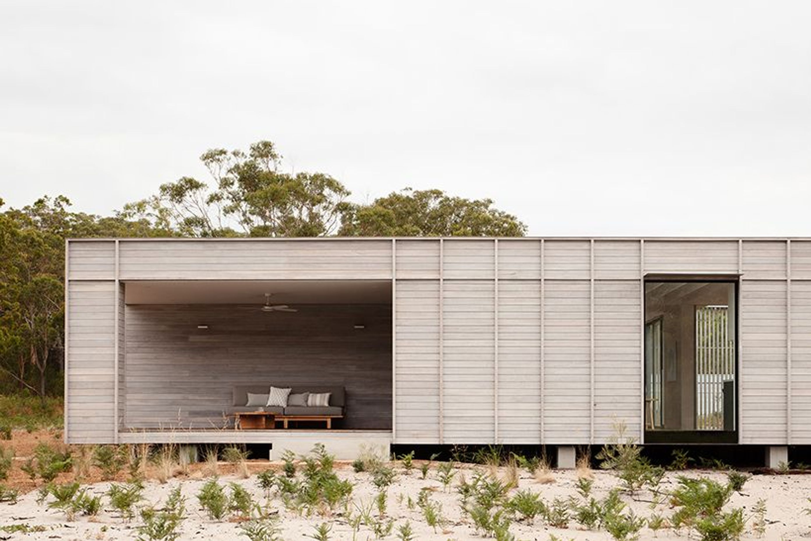 Courtyard House for Fabprefab