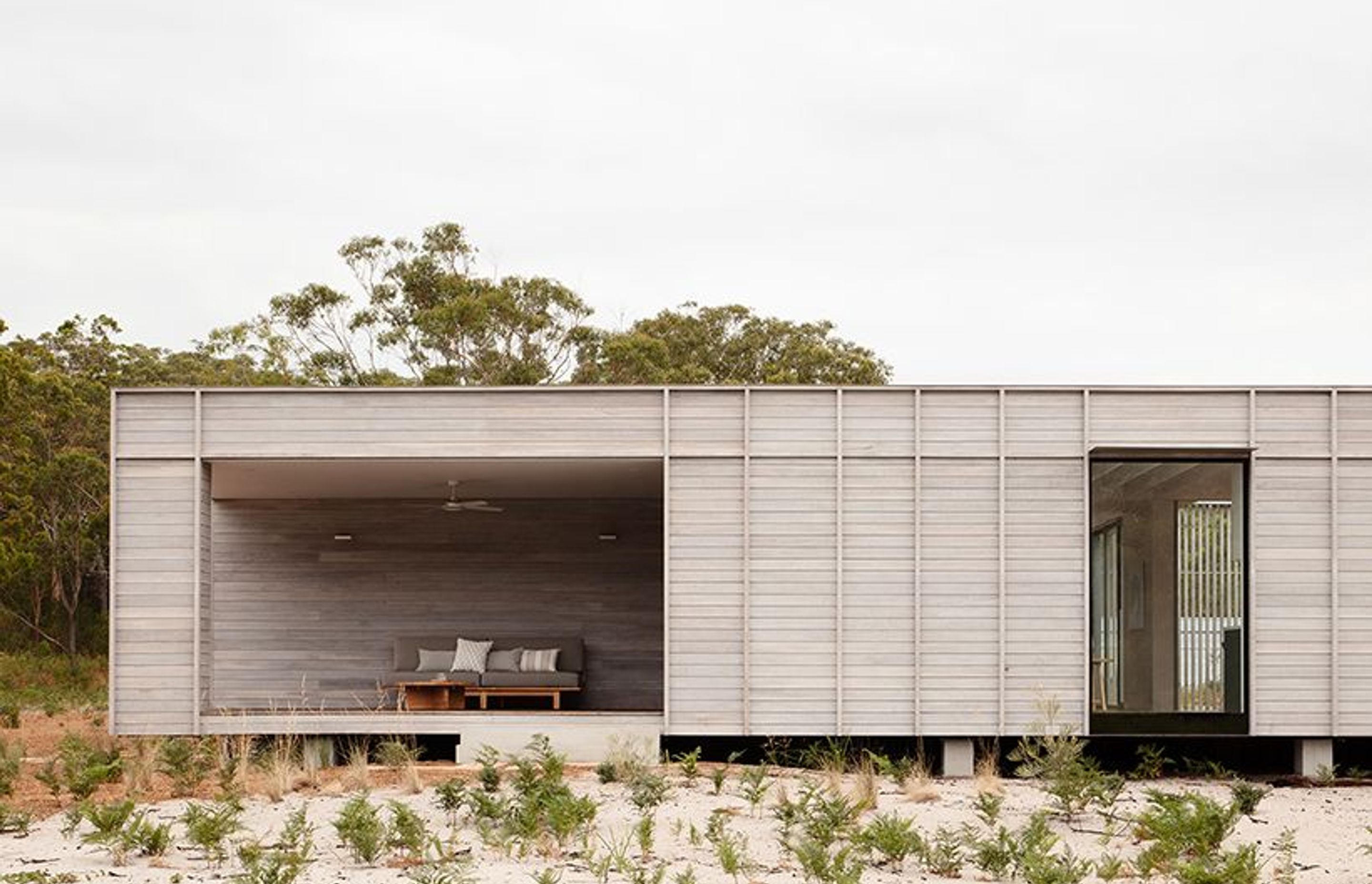 Courtyard House for Fabprefab