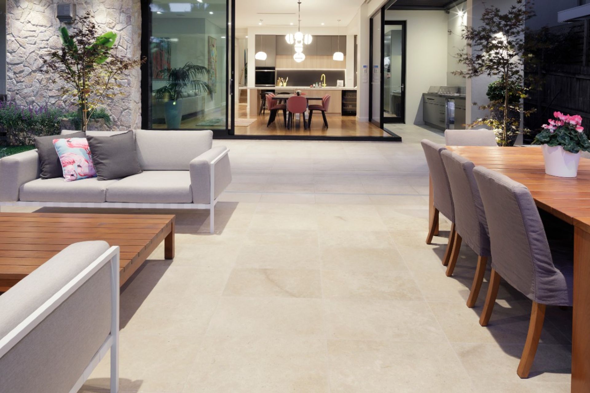 Lavarosa Limestone | Summit Wall Cladding | Chateau Architects + Builders | Crystal Pools | Green Coast Landscapers | Think Outside Gardens | One Four Interiors