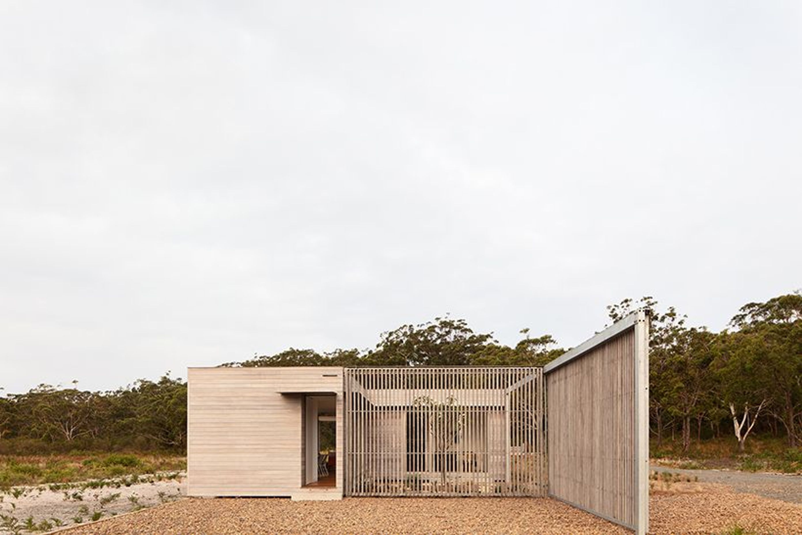 Courtyard House for Fabprefab