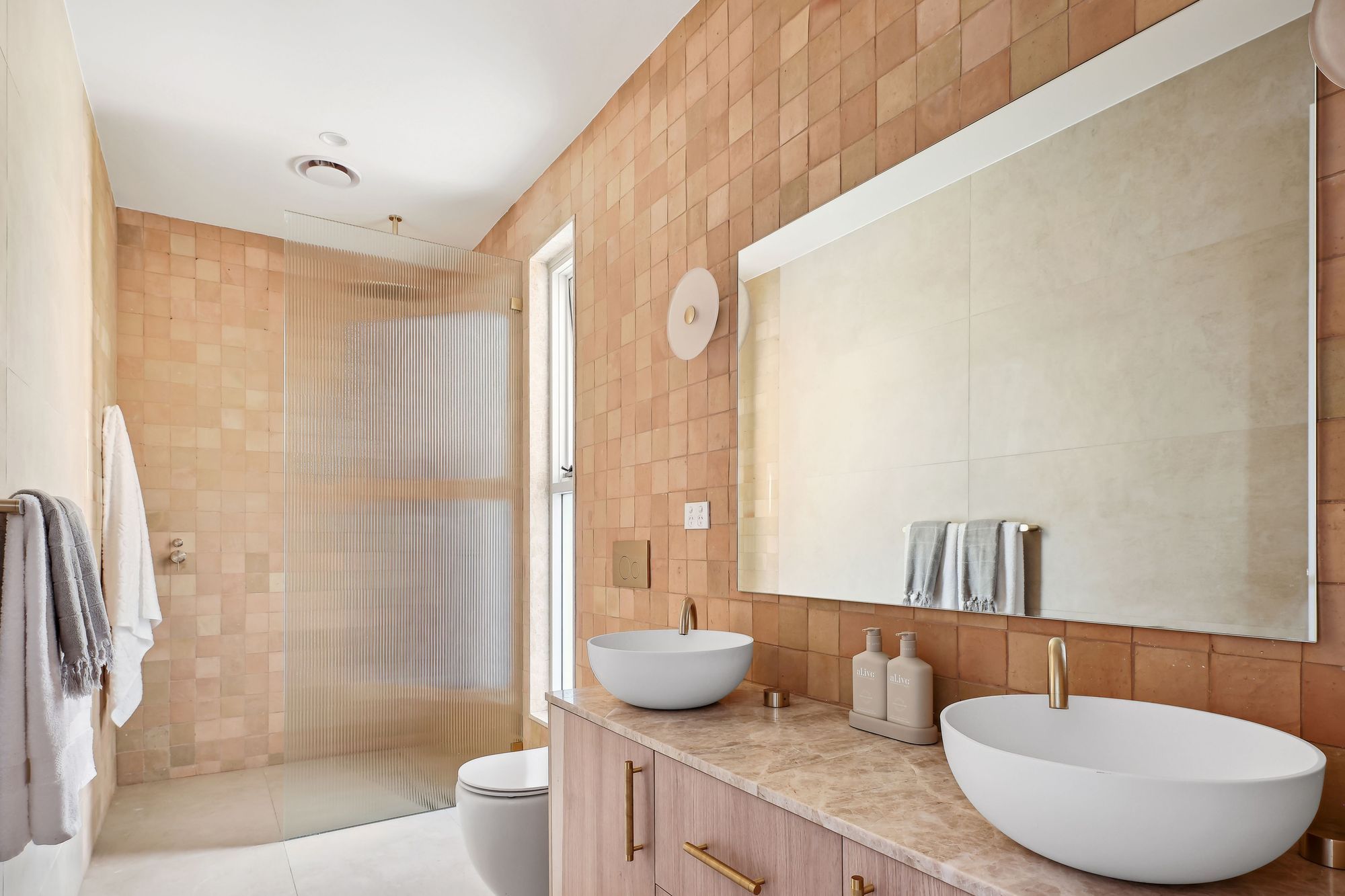 64BraysRoadConcordHighBathroom2.jpg