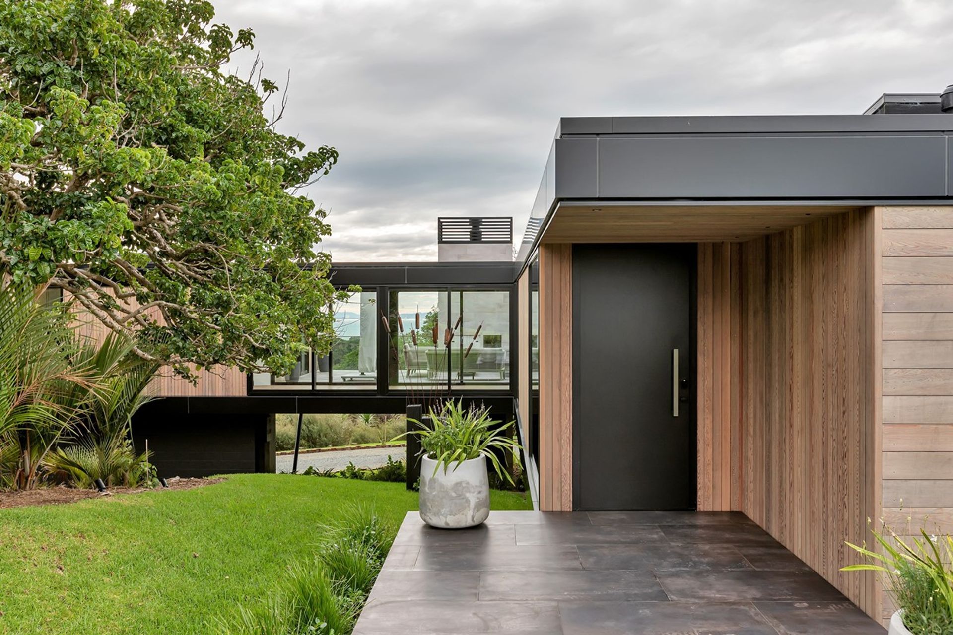 House Of The Year, Special Branch