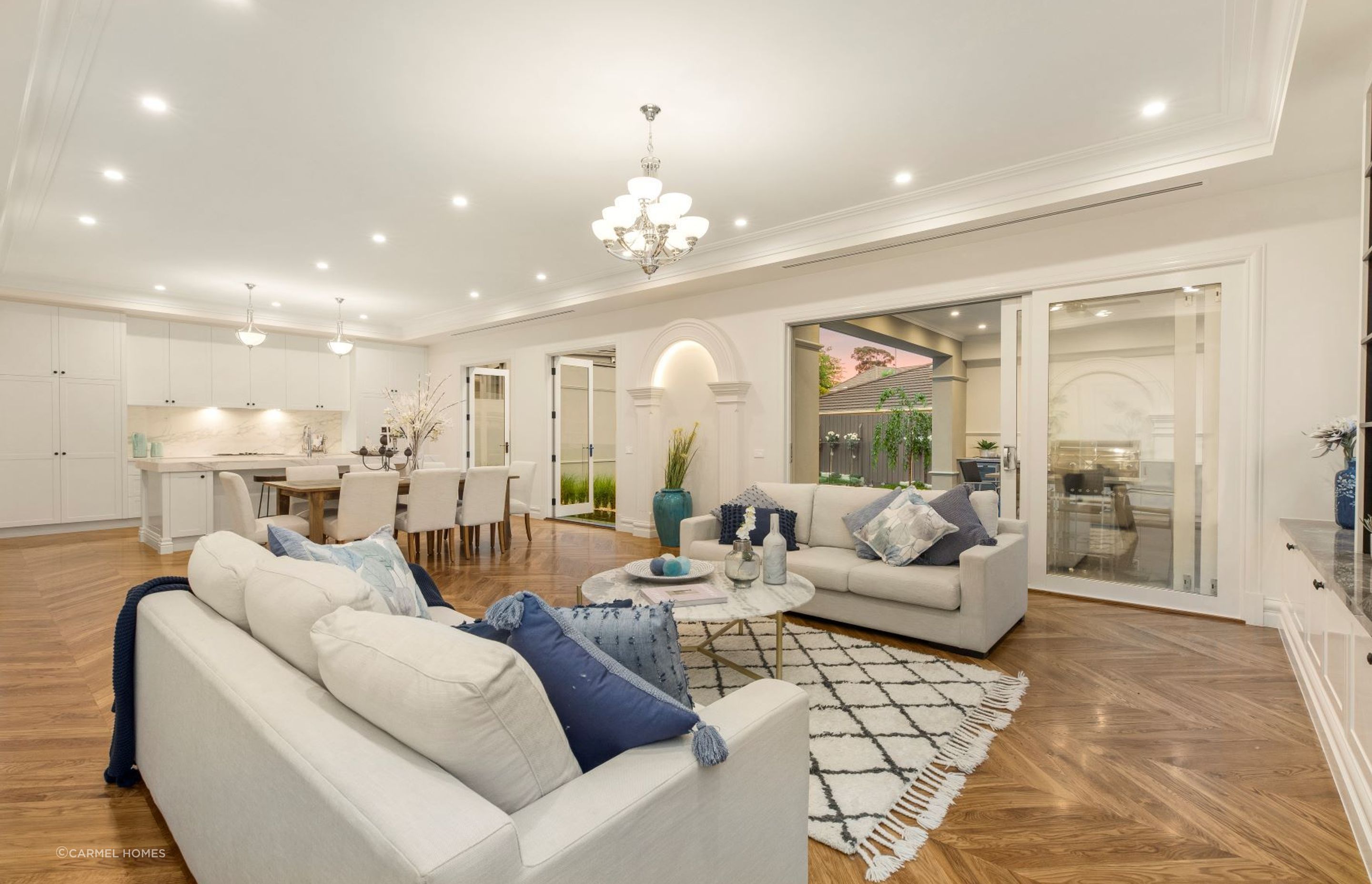 Sal De Vie - Luxury French Provincial Home