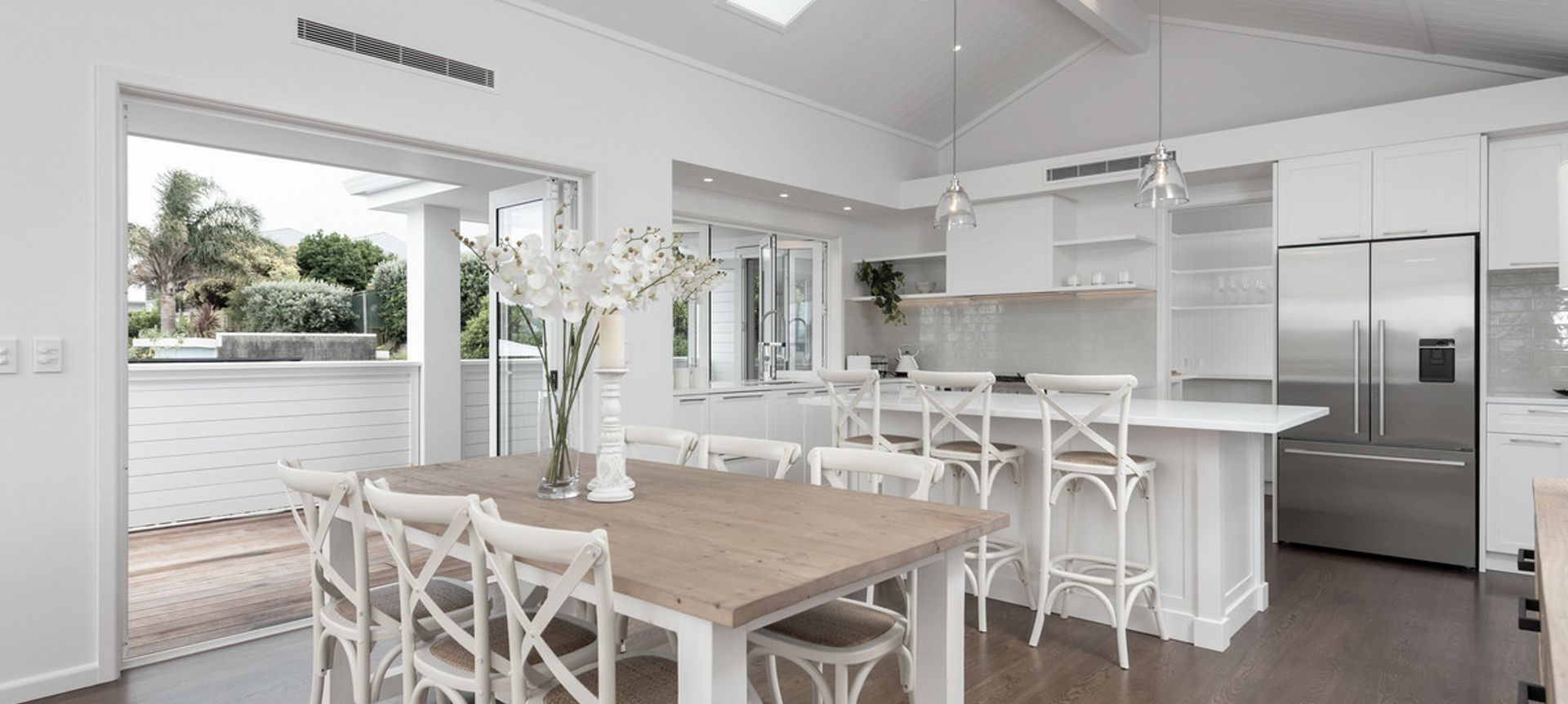 Singapore Sling, Mount Maunganui banner