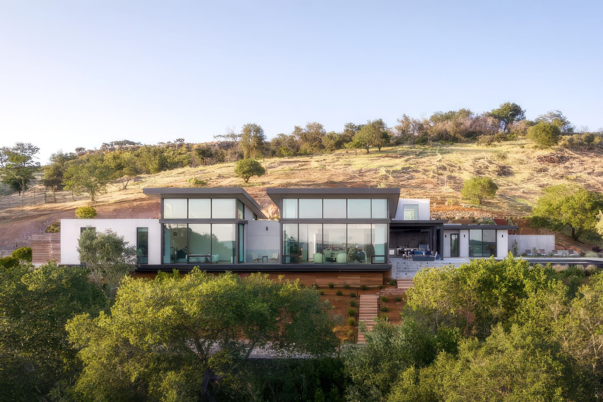 738x738Napa-Hillside-Residence-WEB-15-1-upscaled-by-Replicate.jpg