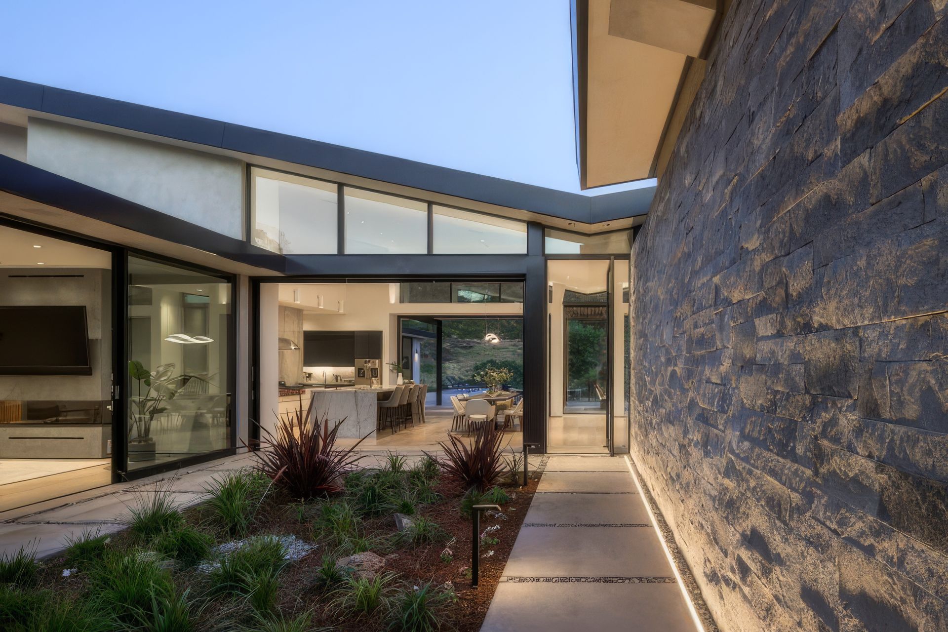 738x738Napa-Hillside-Residence-WEB-5-upscaled-by-Replicate.jpg