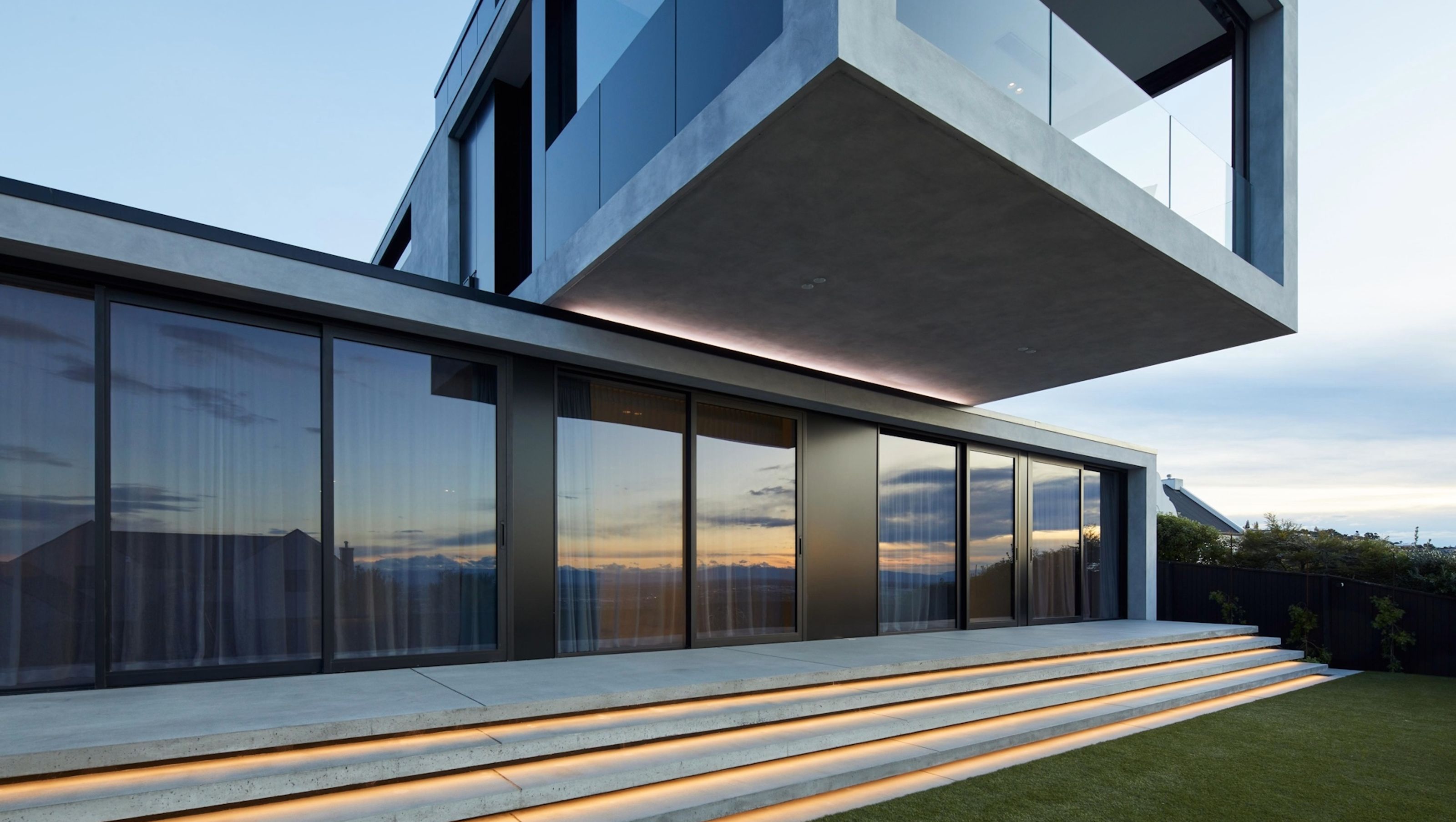 Cantilever House