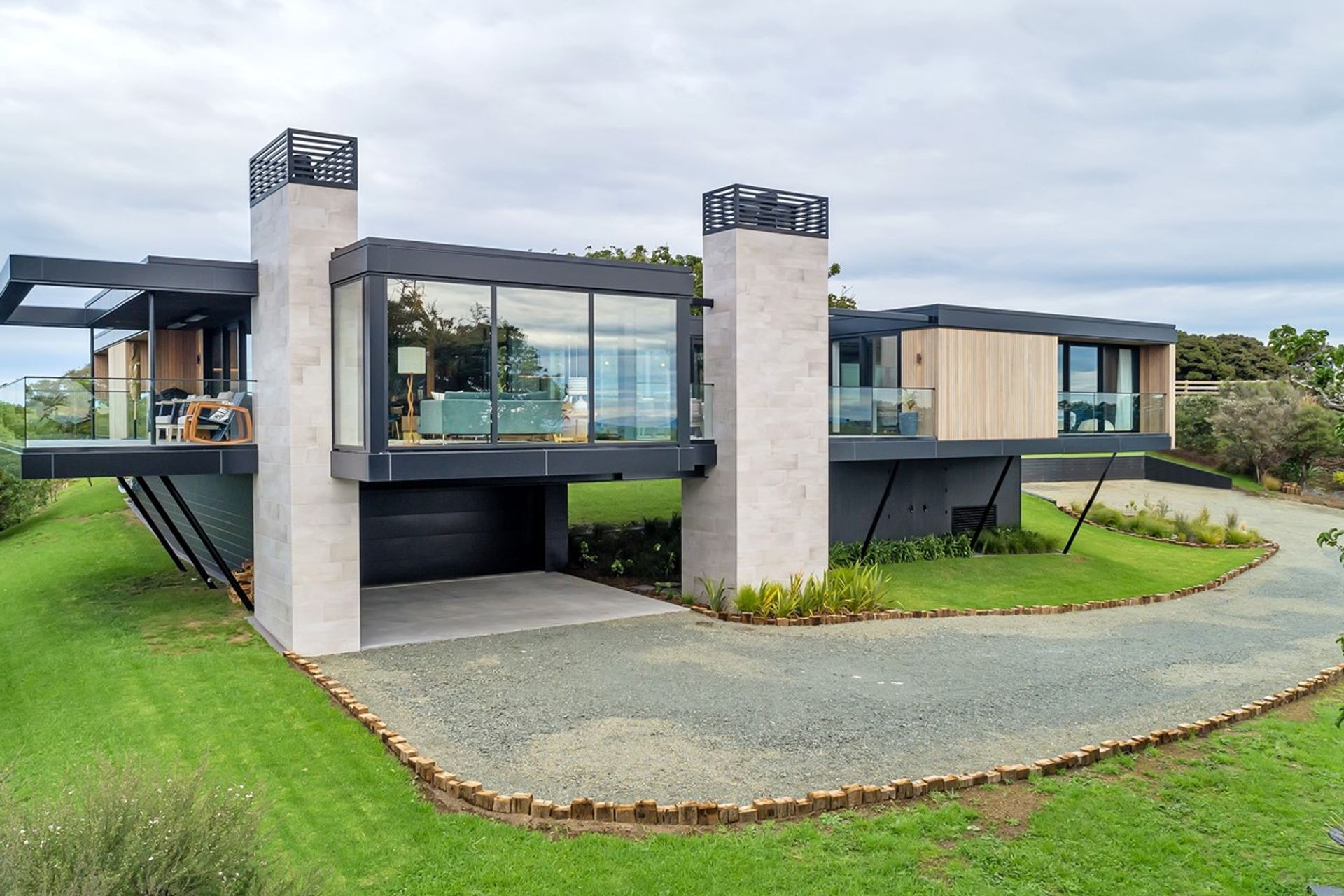 House Of The Year, Special Branch