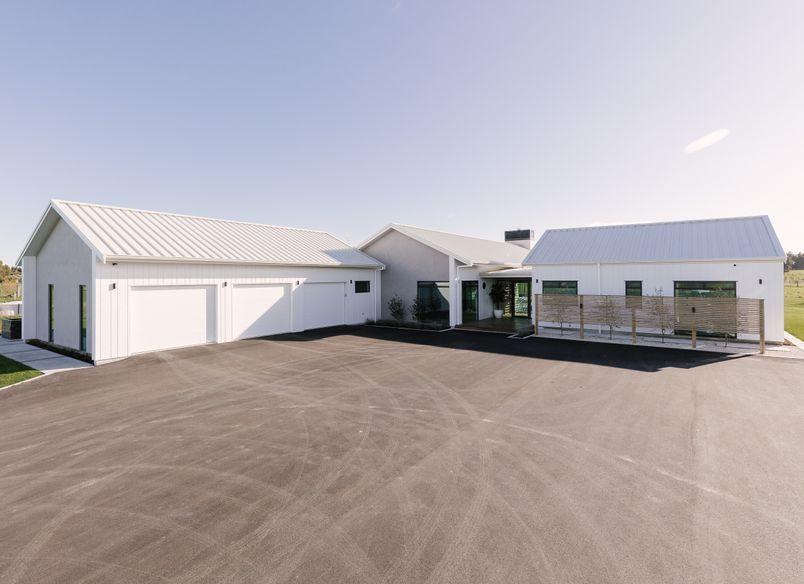 The Bradburys Build