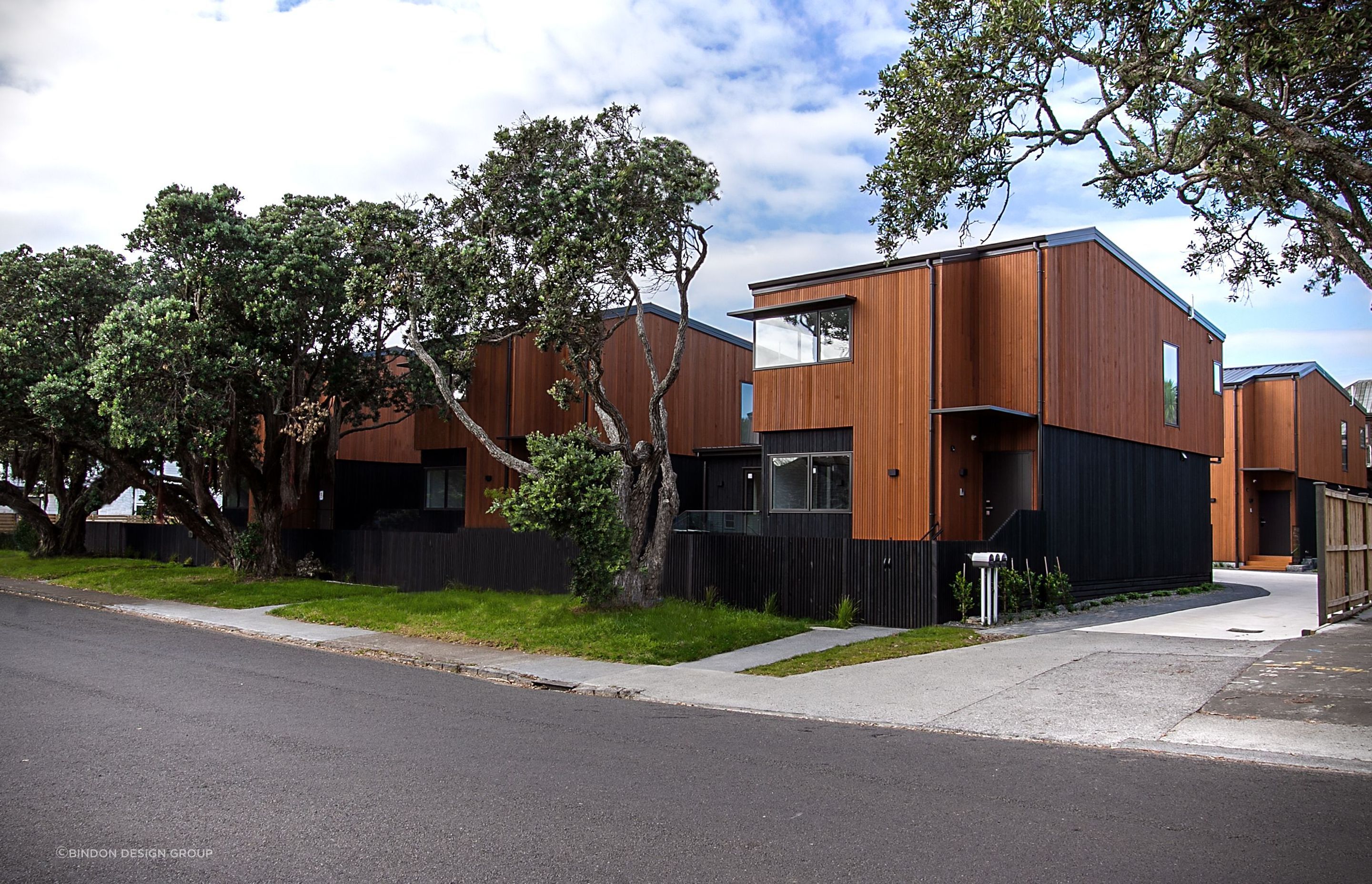 Multi stand-alone townhouses