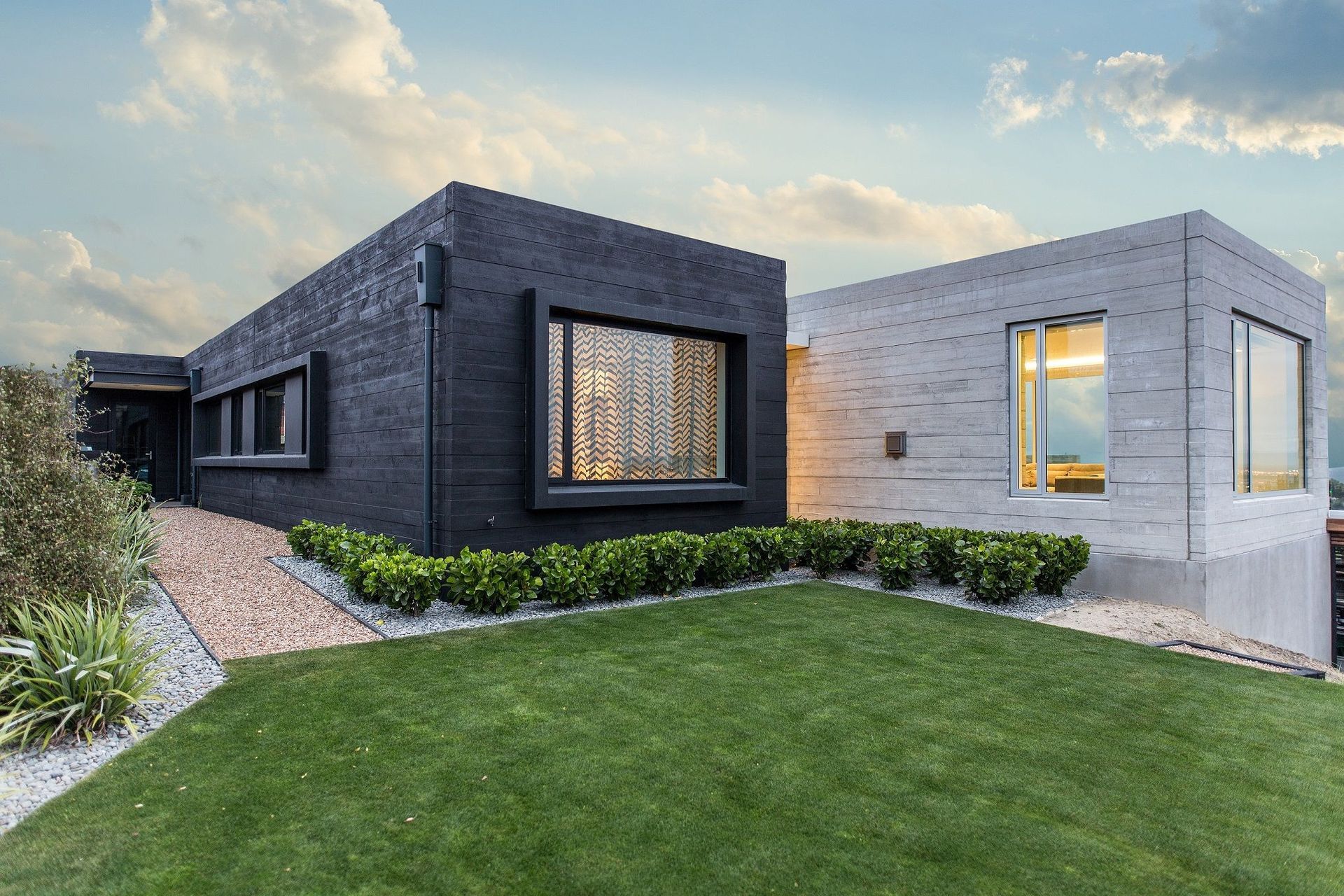 Weir Residence: concrete in contrast