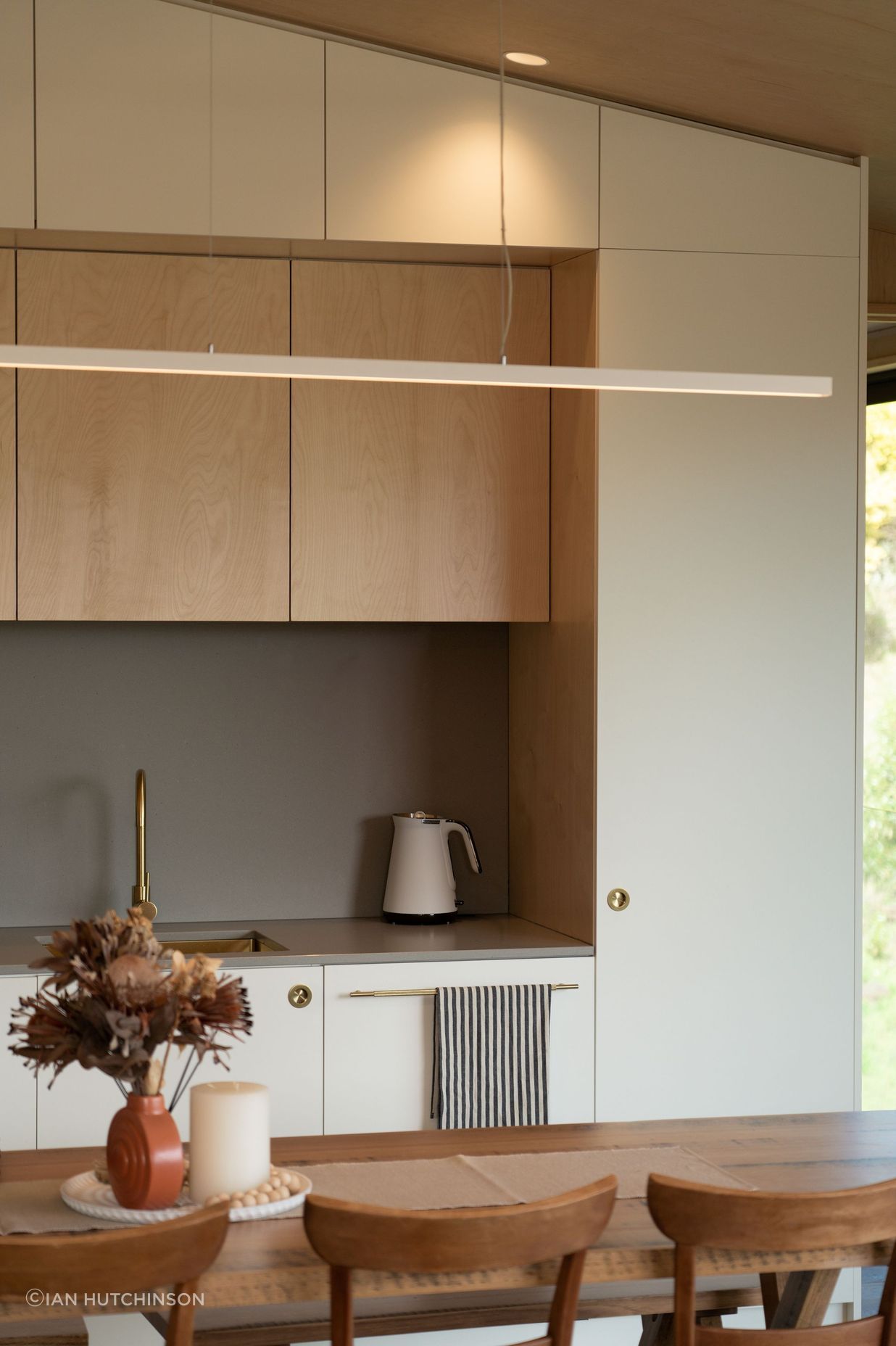 9-Black-DiamondKitchenIan-Hutchinson1.jpg