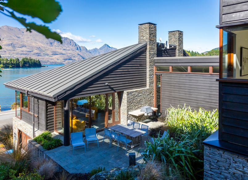 Park Street Lakefront Luxury by Andrew Wiley Architect & Ralf Kruger Landscape Architect