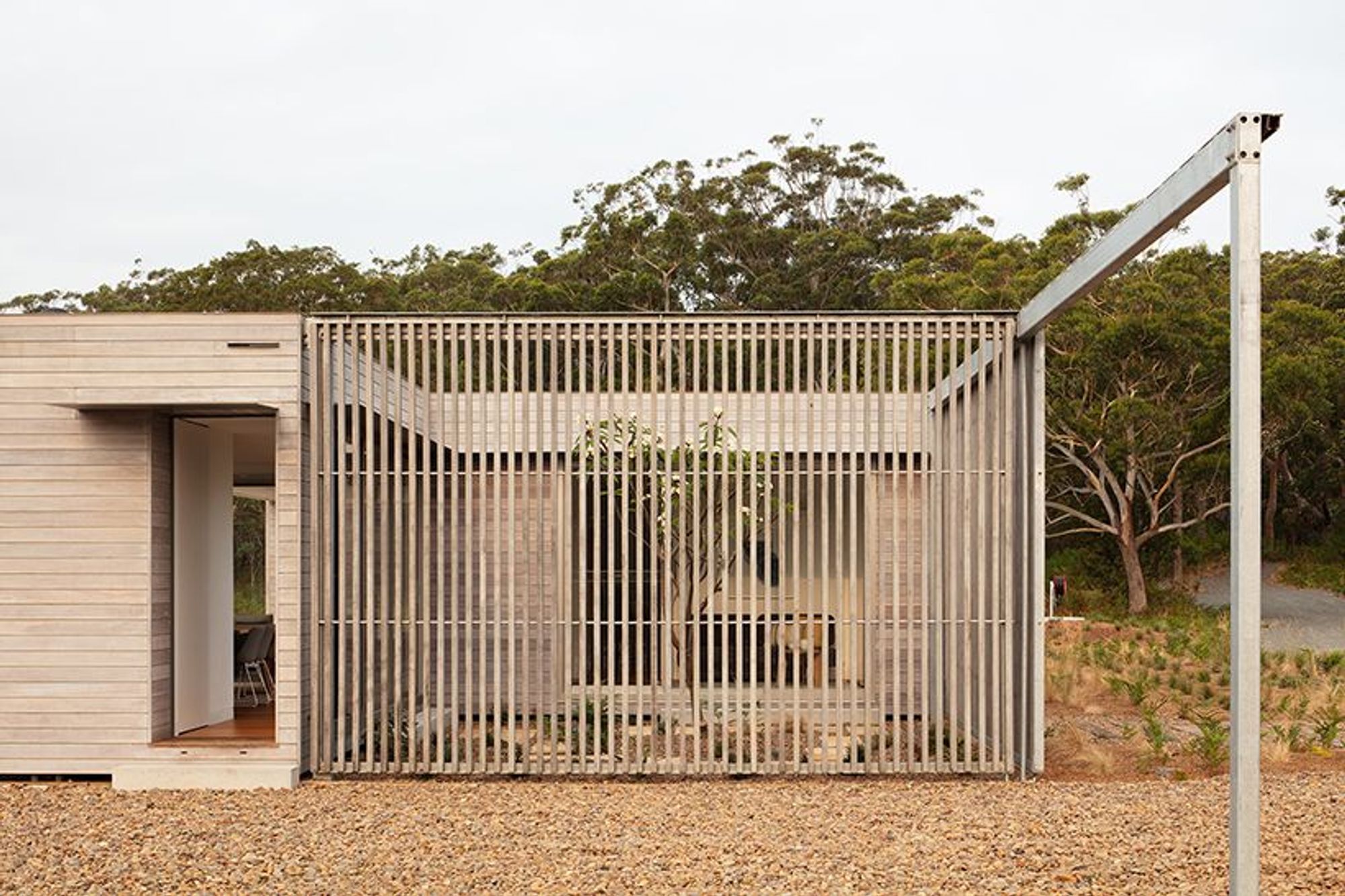 Courtyard House for Fabprefab