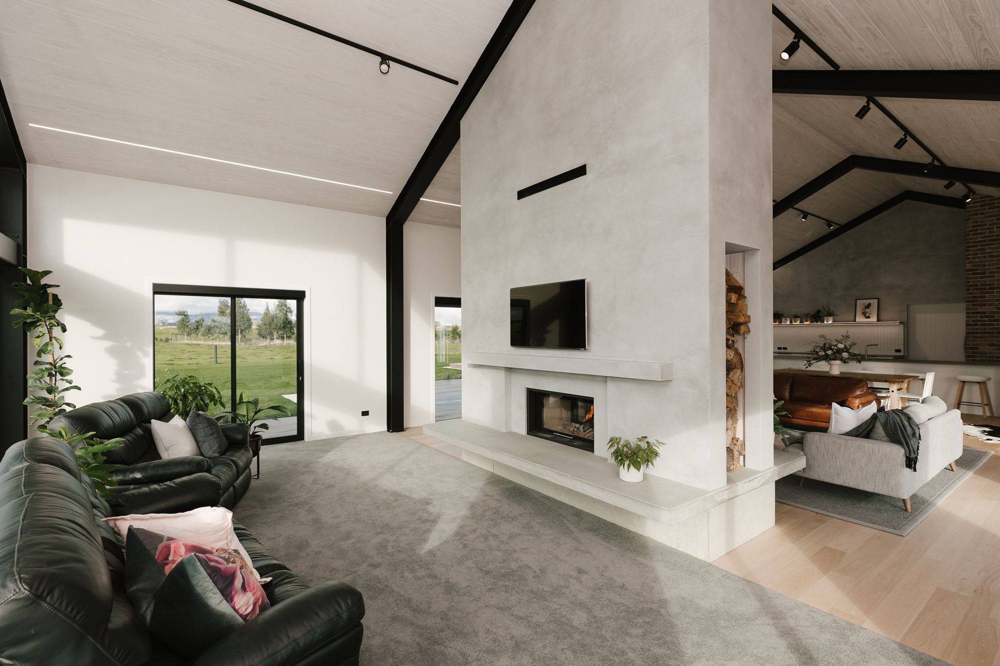 The Bradburys Build