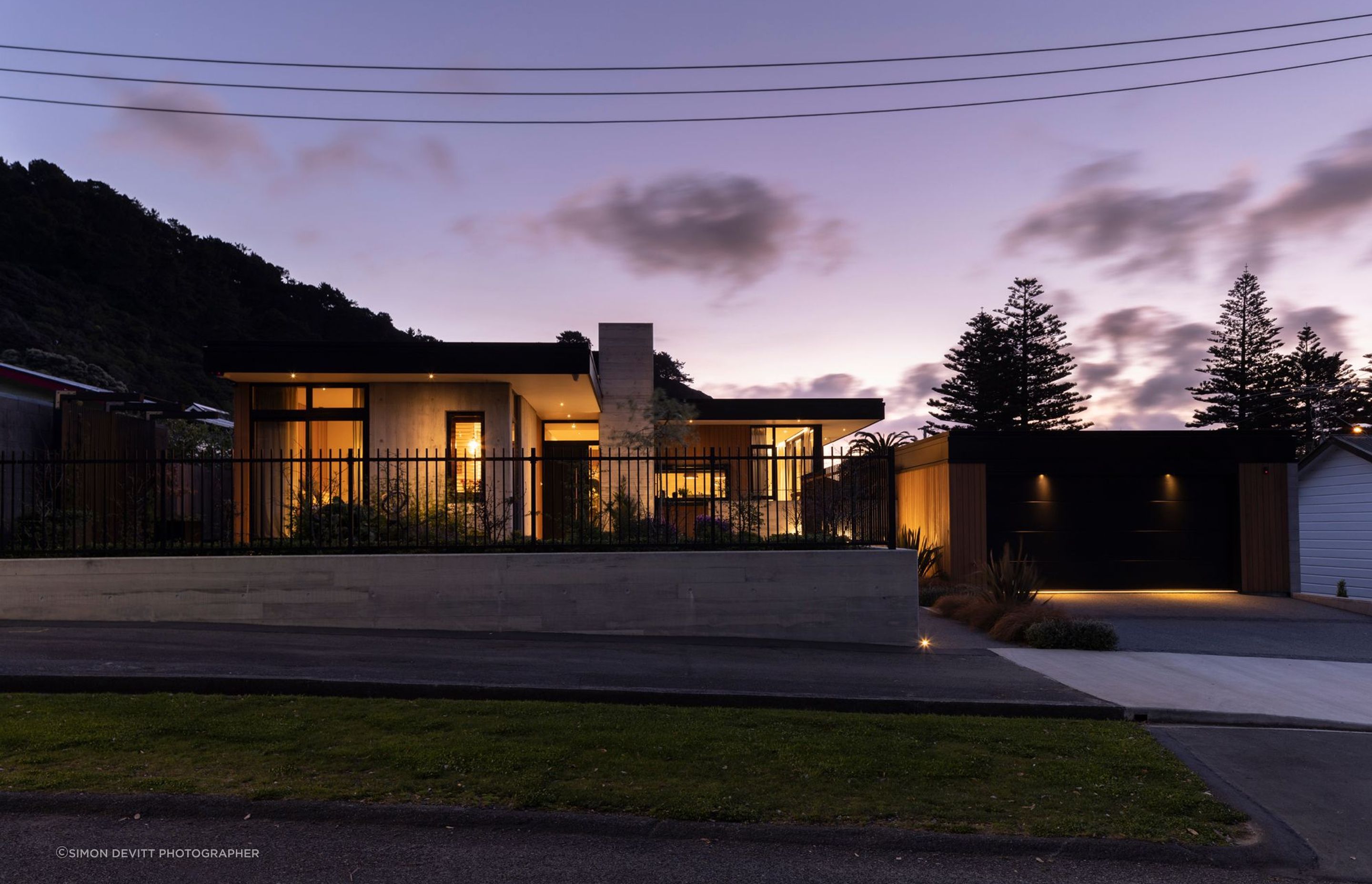 “The house incorporates a warm roof construction that allows us to better control the internal thermal environment and reduce overall heating demands,” says Richard.