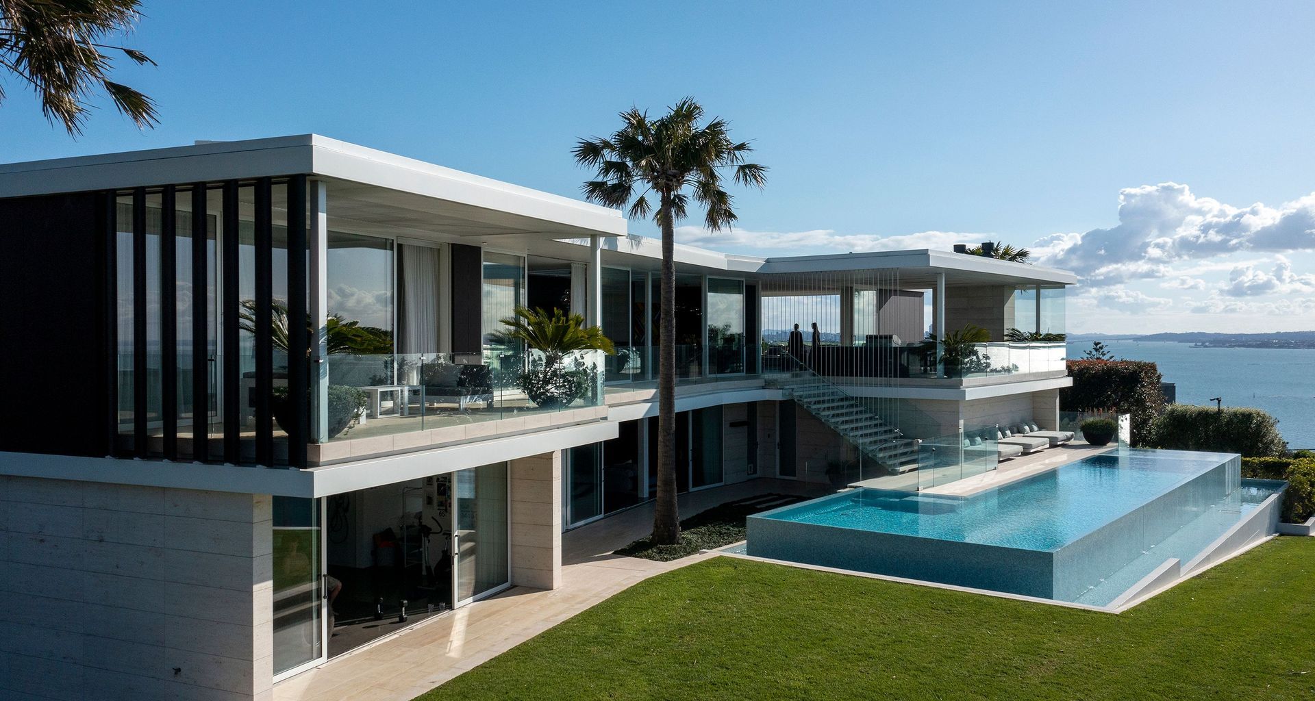 The Cliff Top House banner