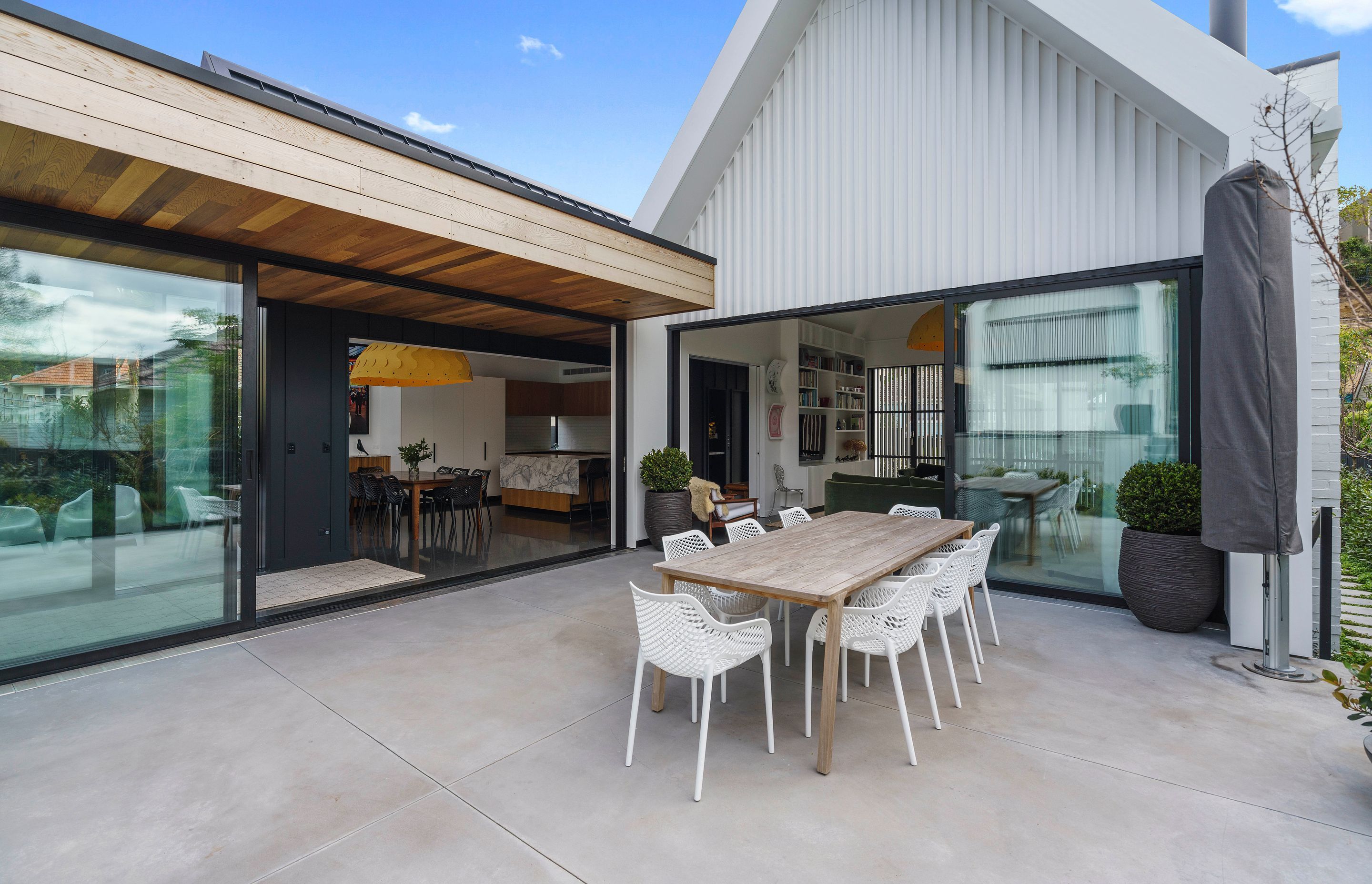 The house has been set up for large-scale entertaining with multiple areas all radiating off the courtyard space.