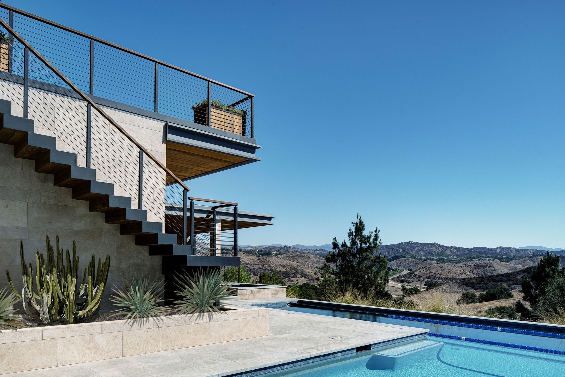 AO-HOUSEEXTERIOR-TERRACE06.jpg