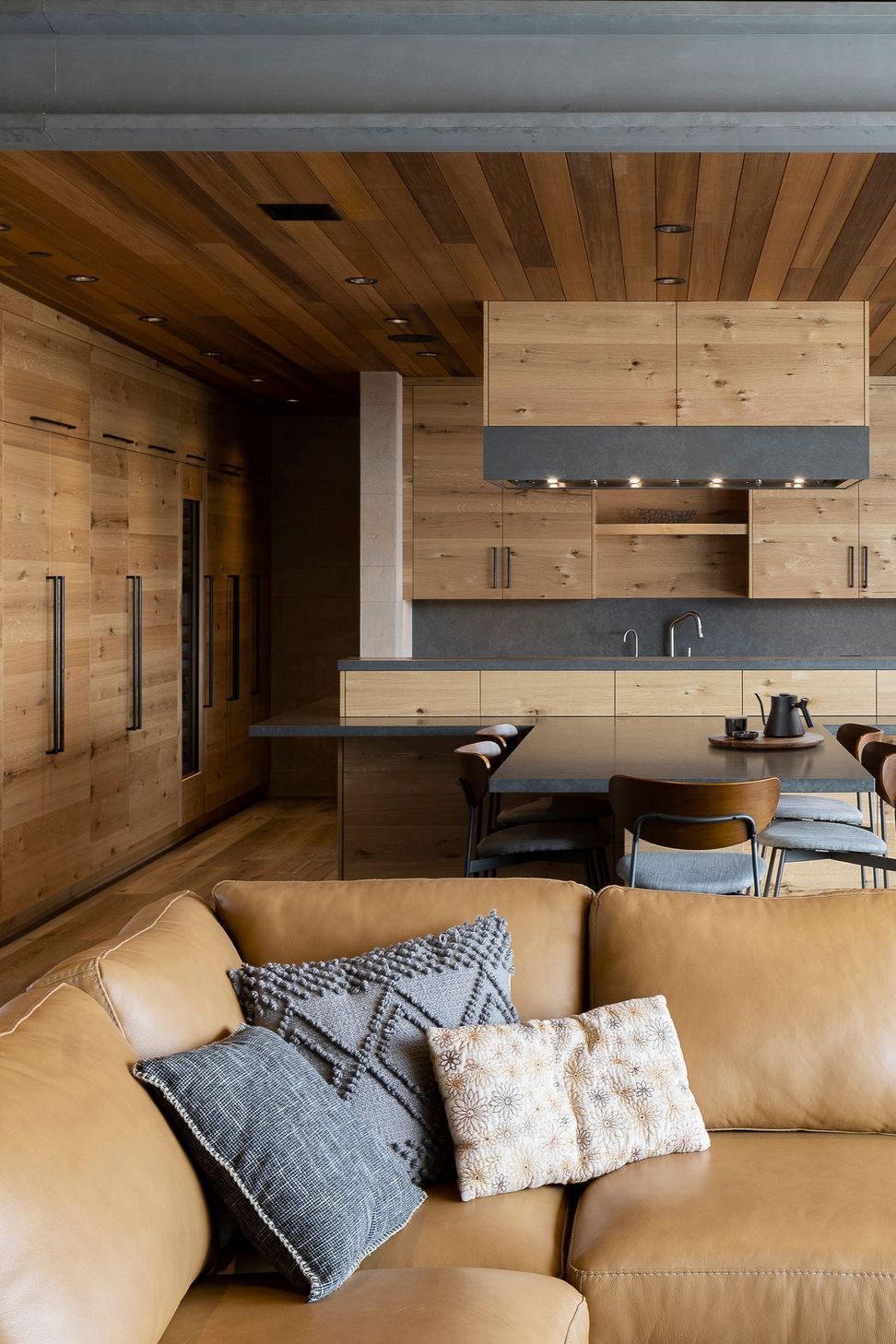 AO-HOUSEGREAT-ROOM03.jpg