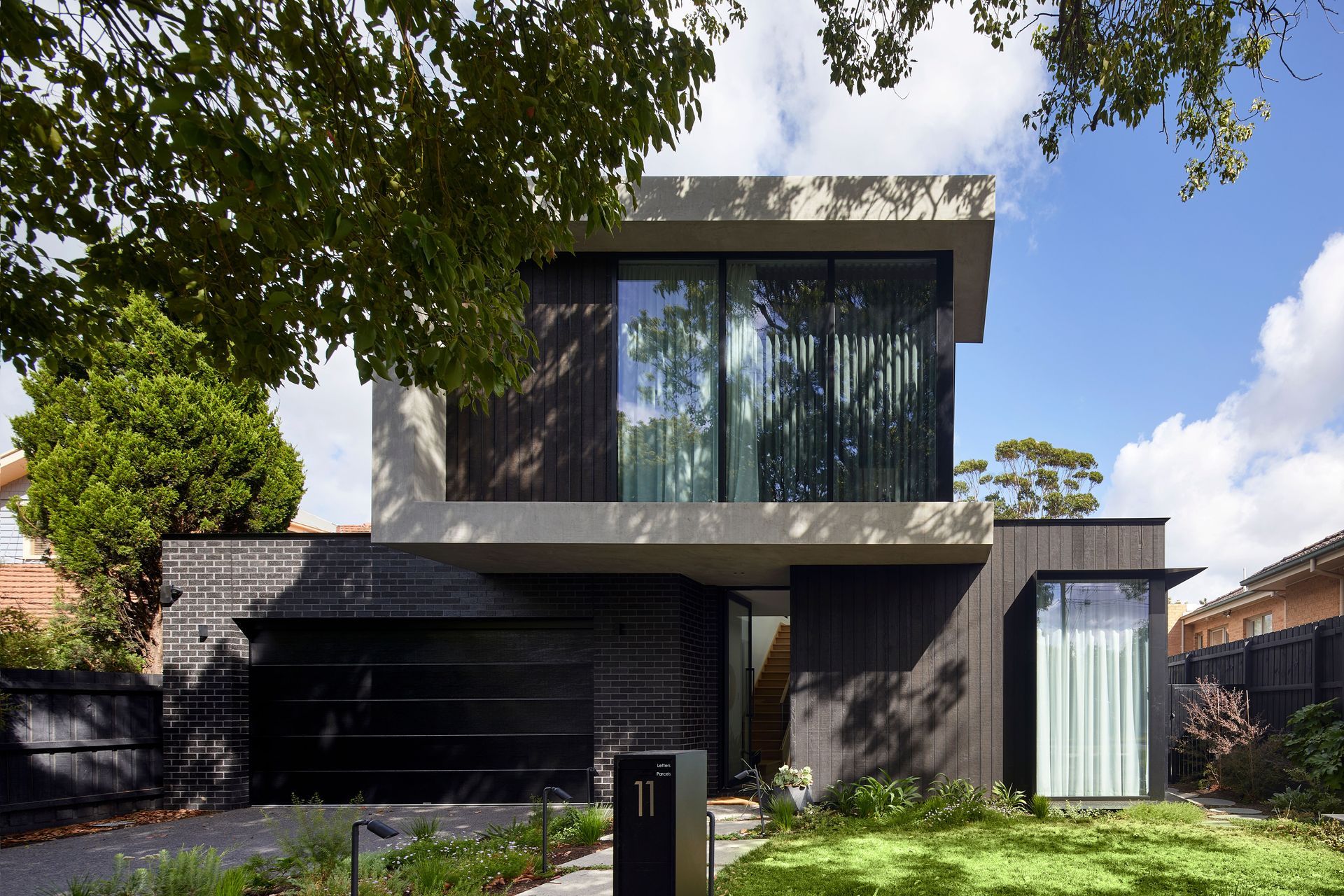 Storey Avenue, Hampton