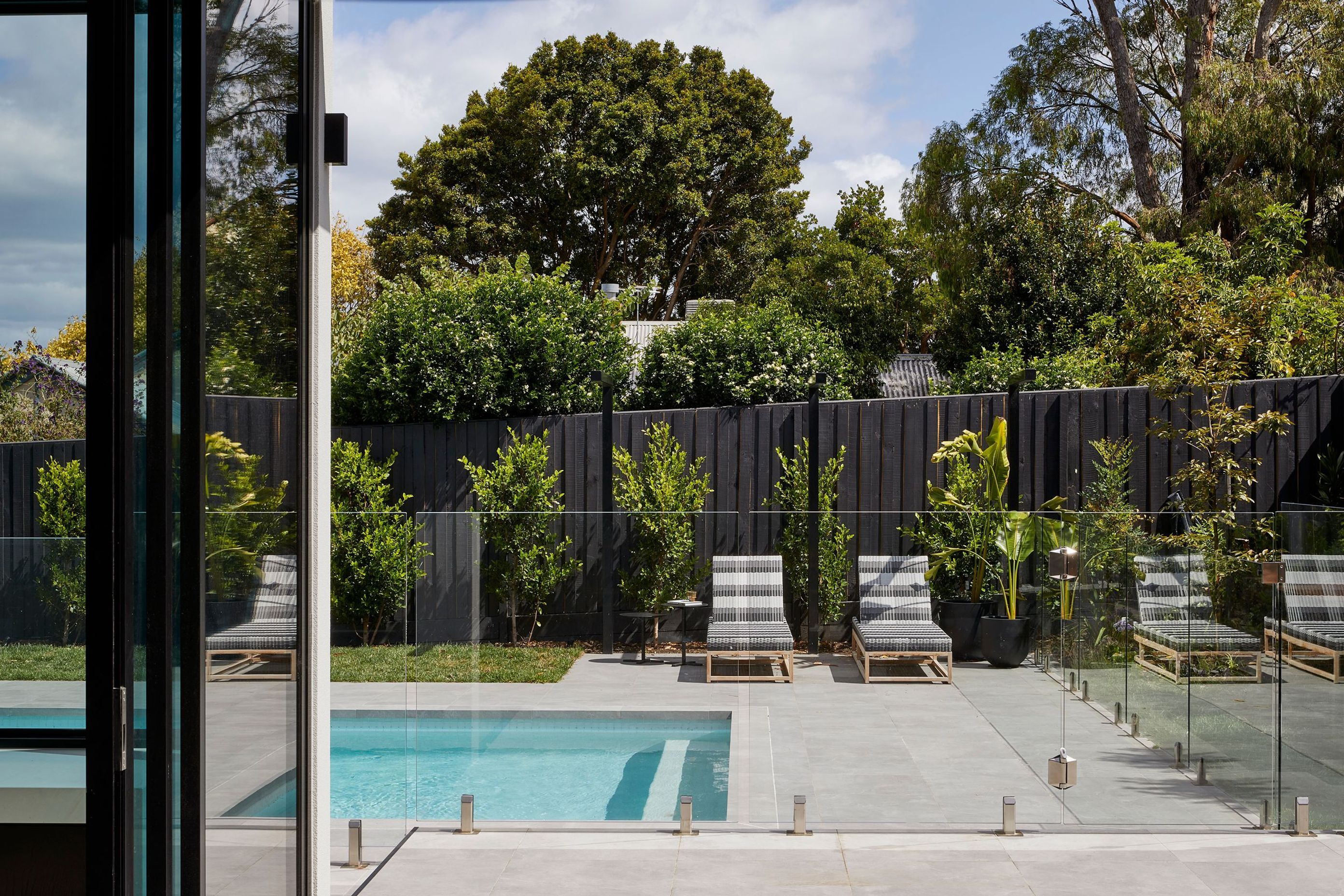 Storey Avenue, Hampton